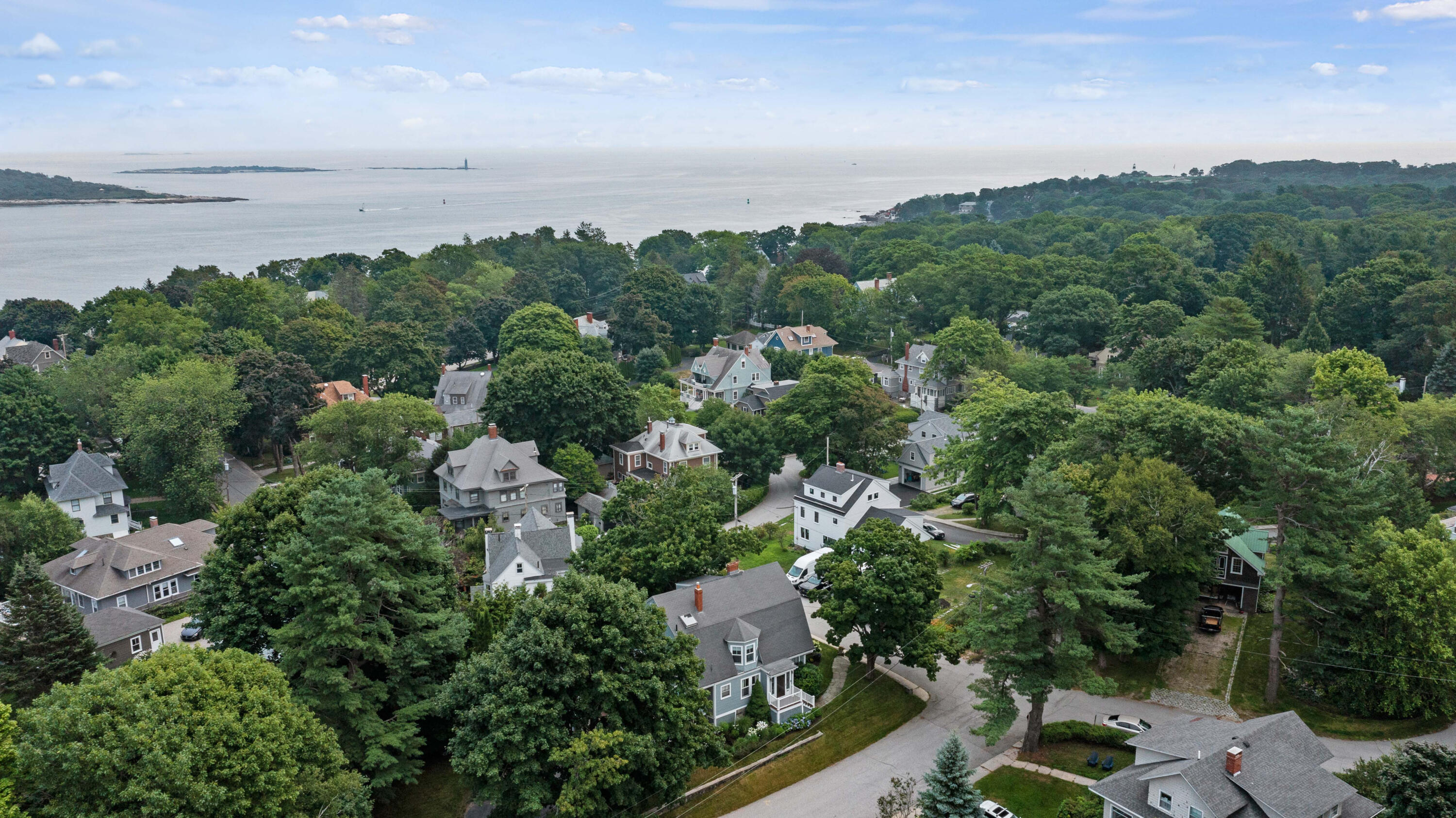 9 Forest Road