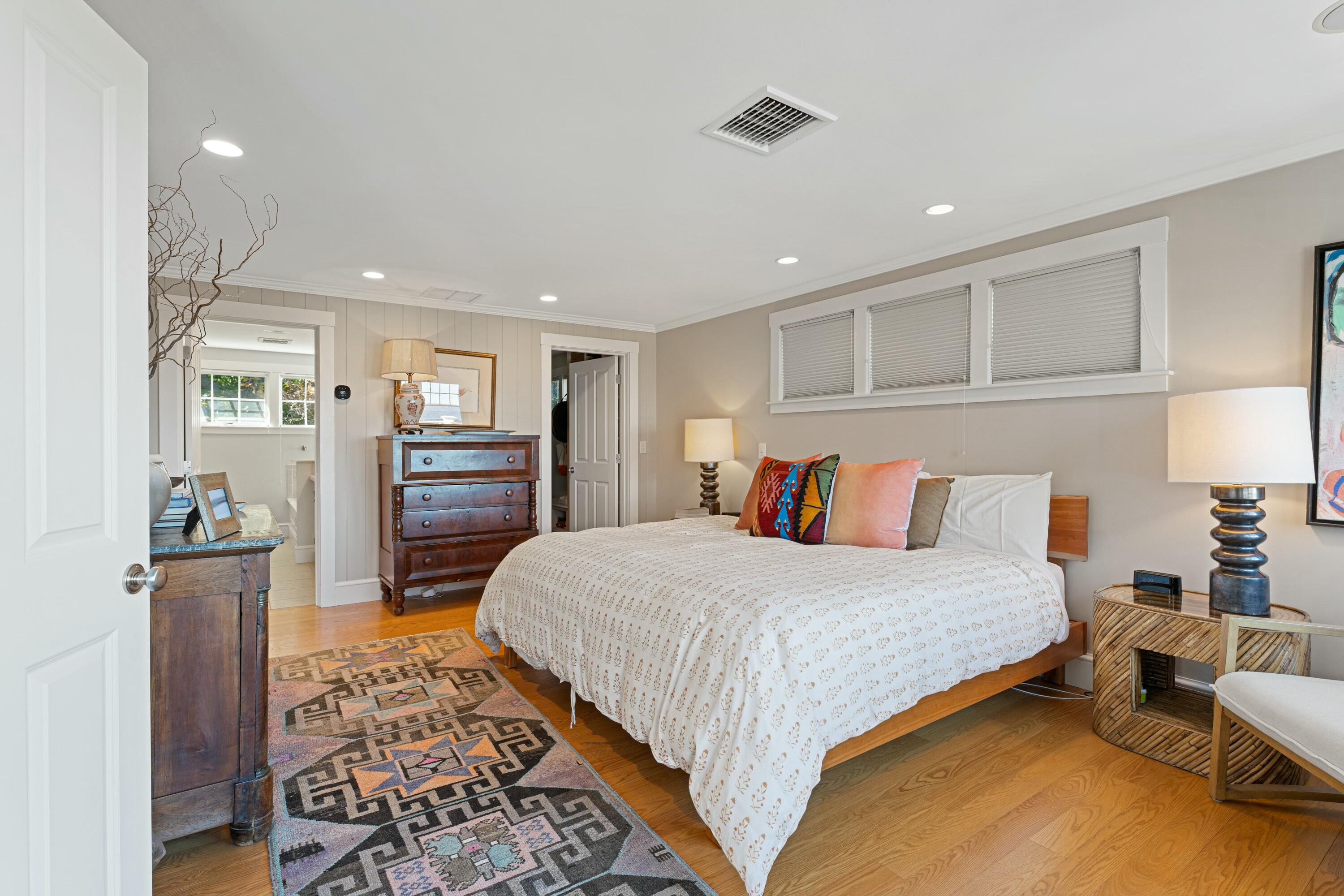 2 Oak Knoll Road
