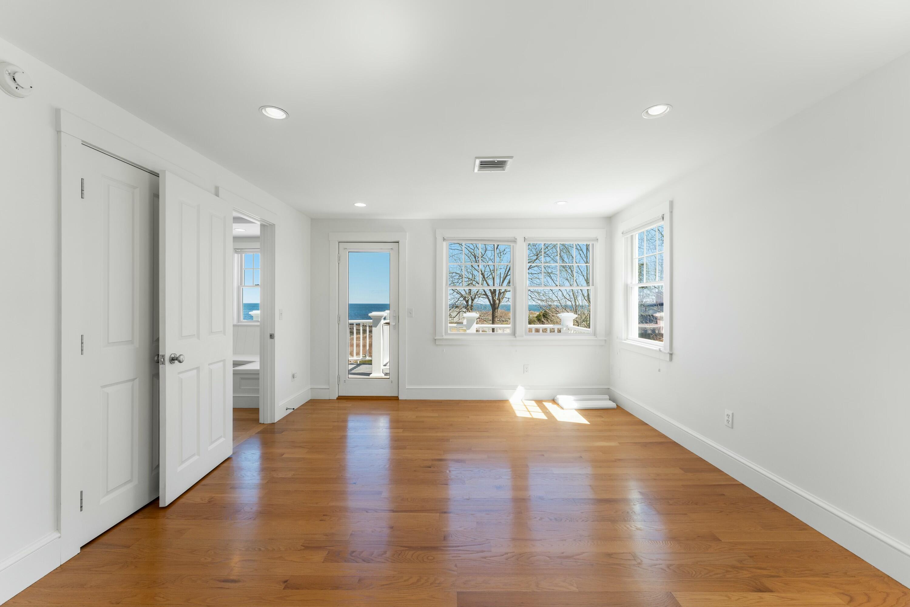2 Oak Knoll Road