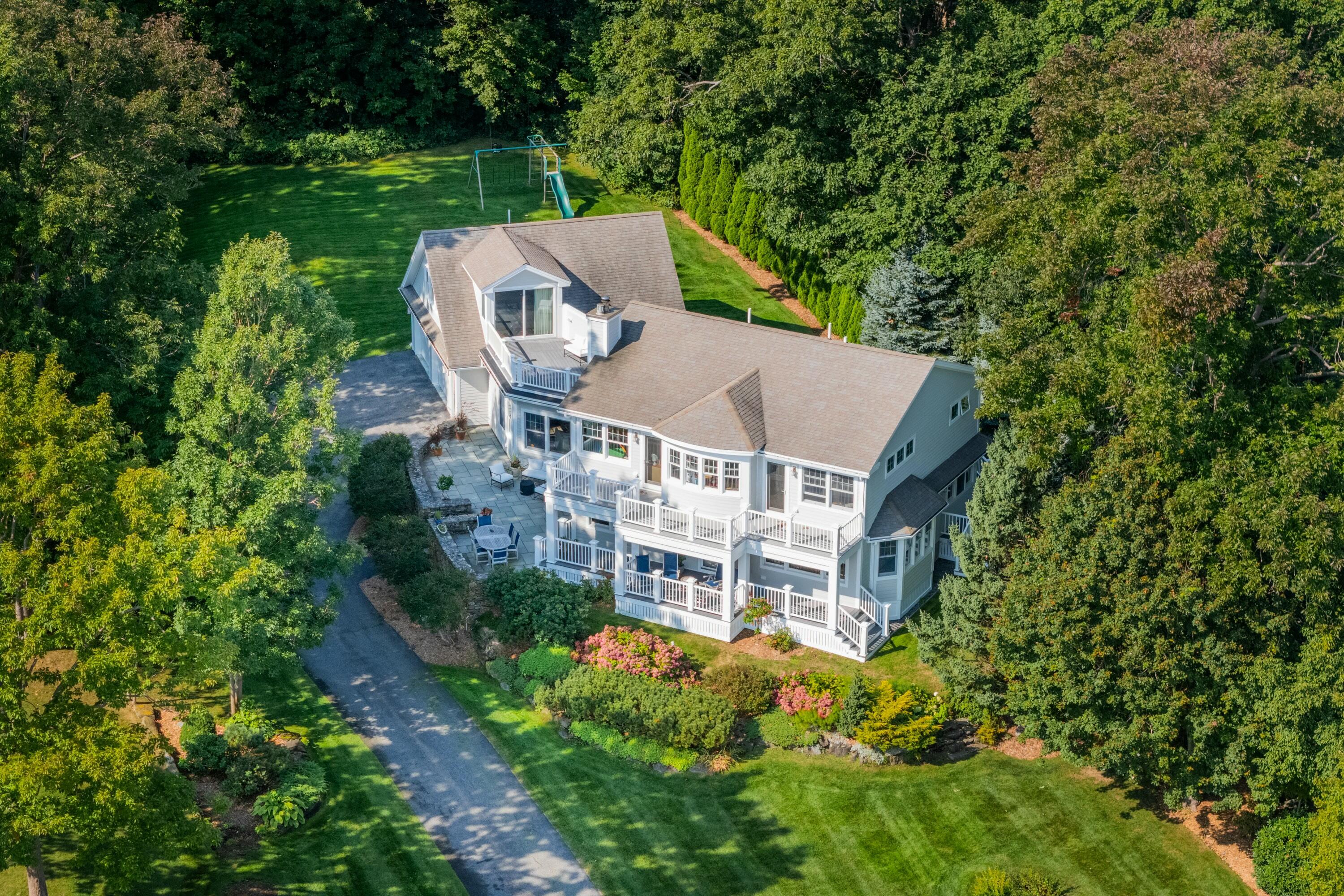 2 Oak Knoll Road