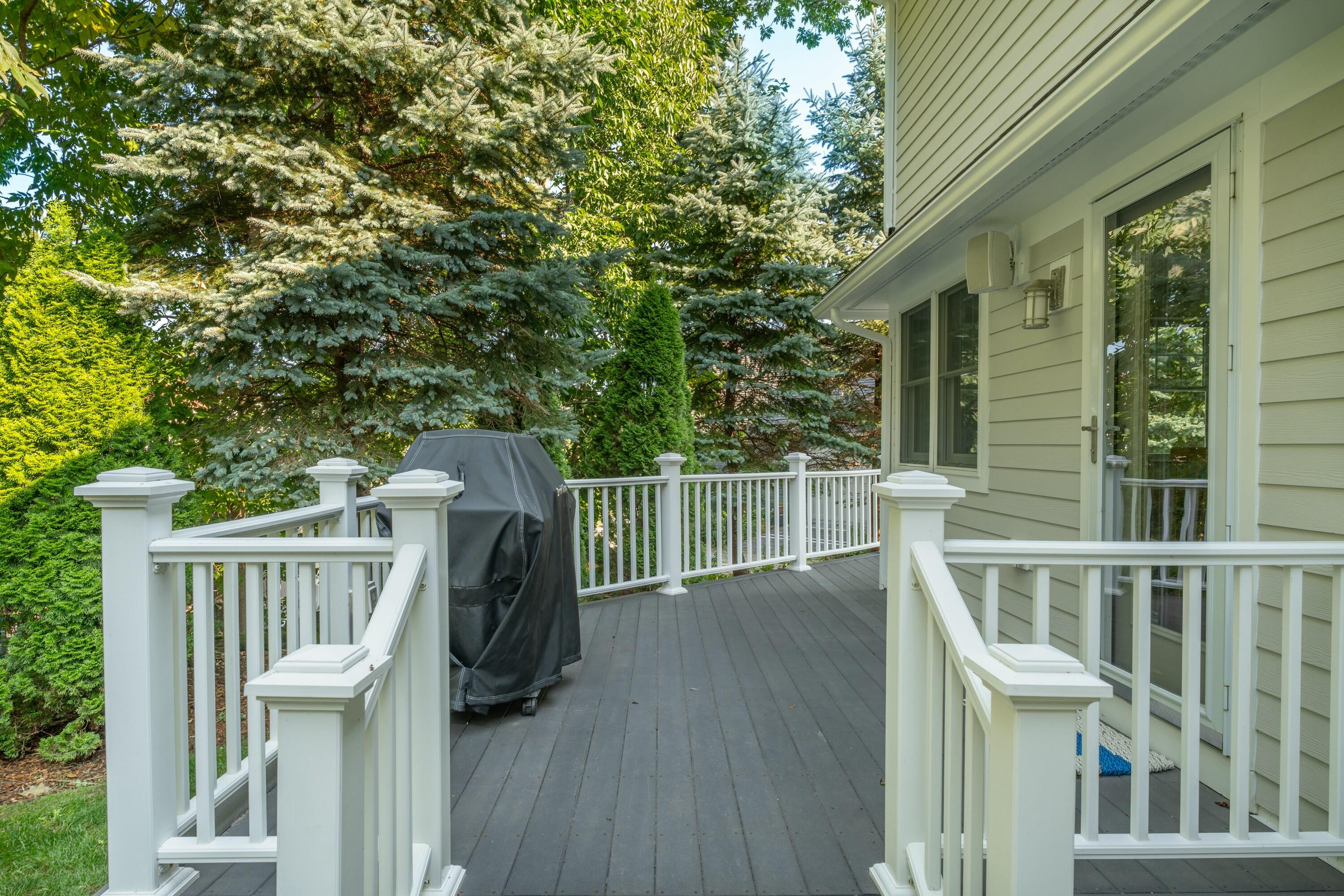2 Oak Knoll Road