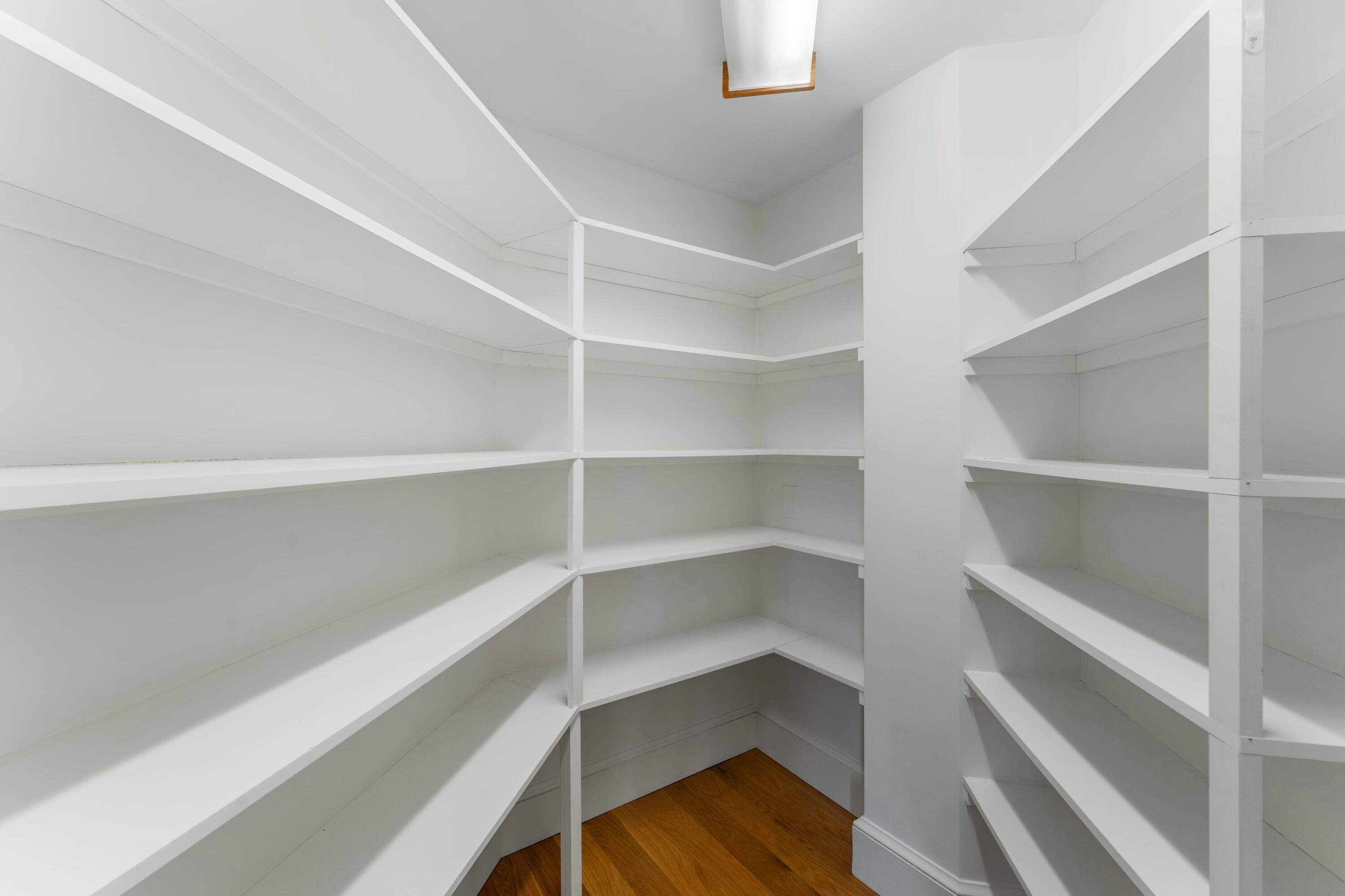 2 Oak Knoll Road