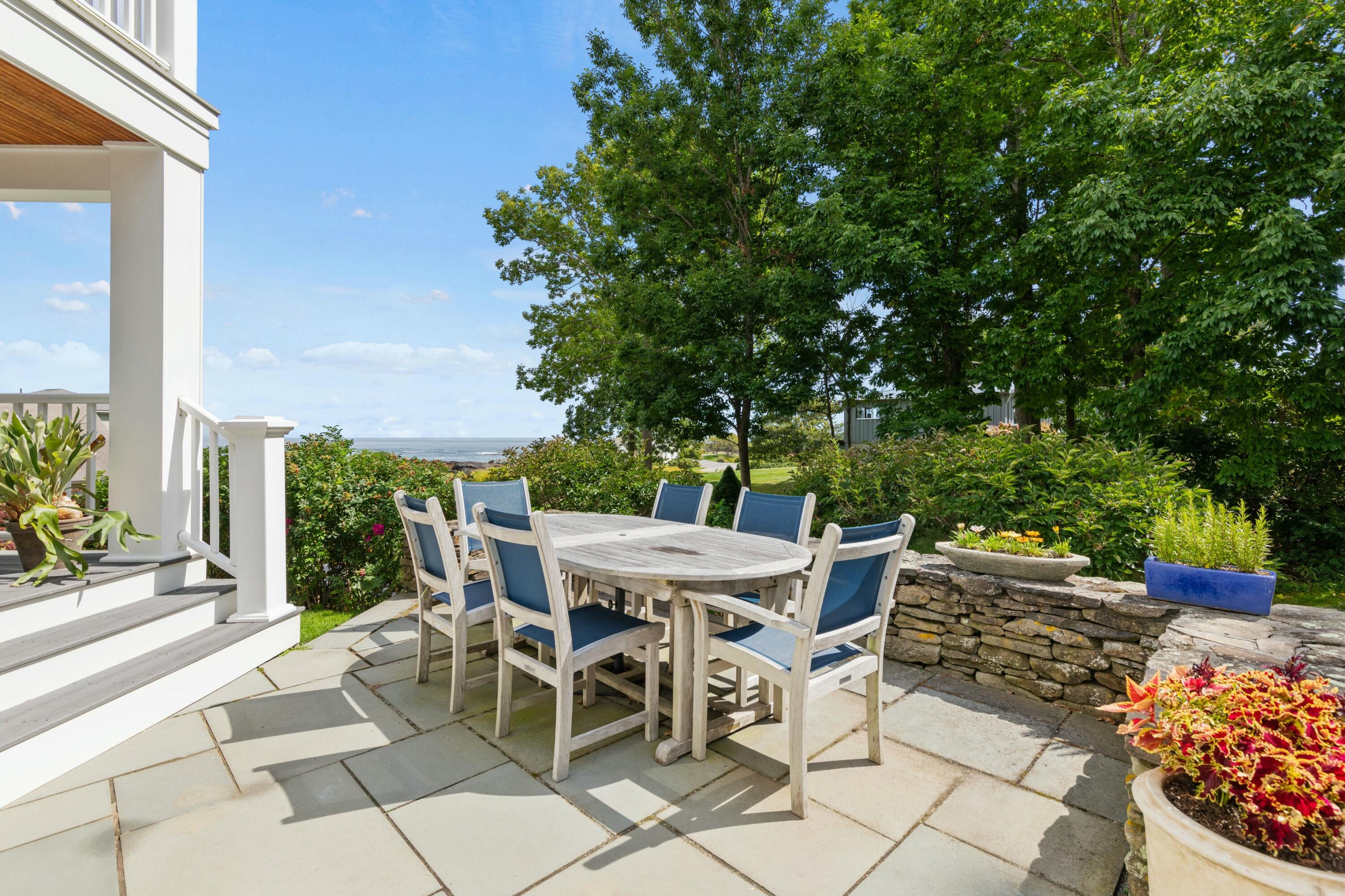 2 Oak Knoll Road