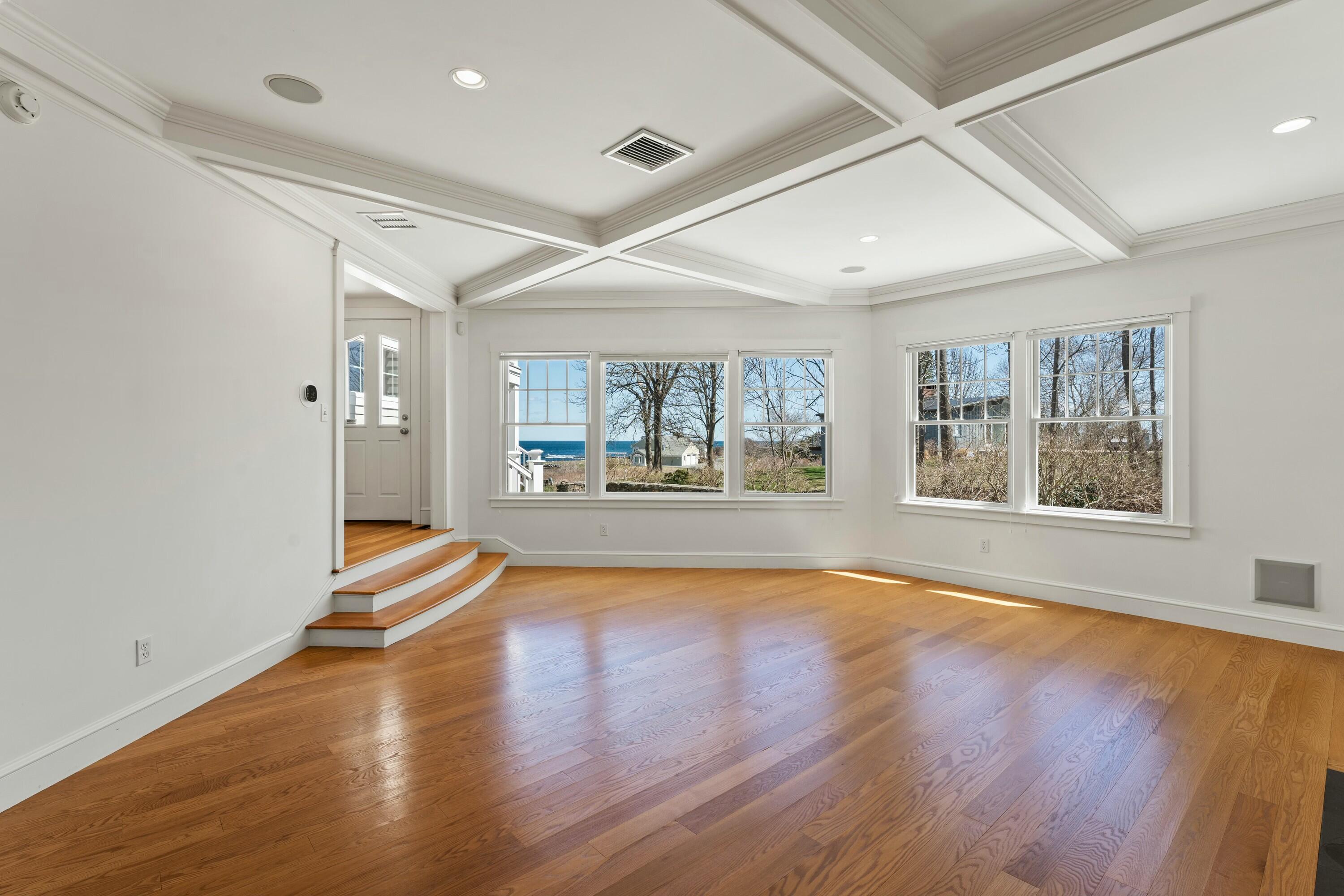 2 Oak Knoll Road