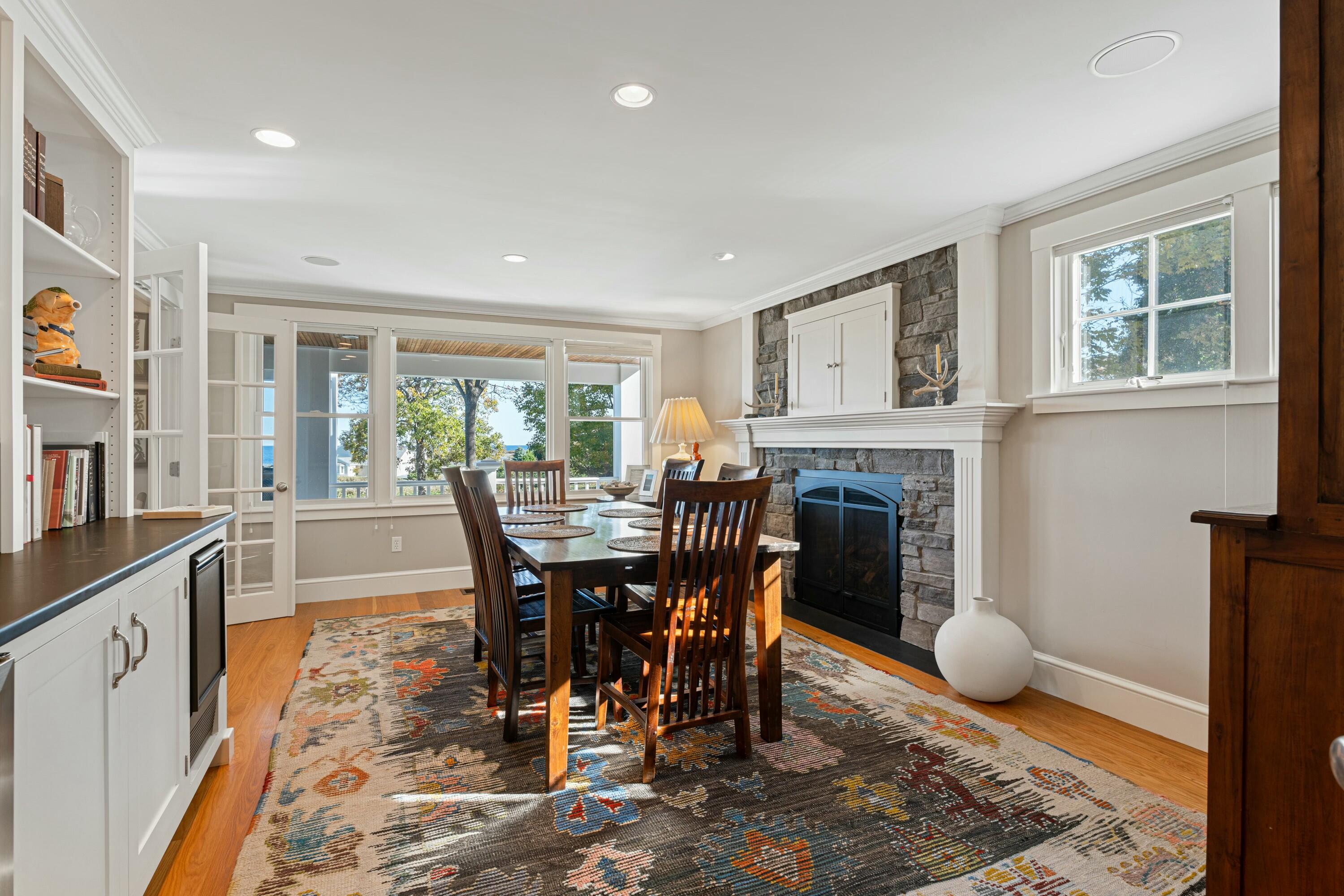 2 Oak Knoll Road