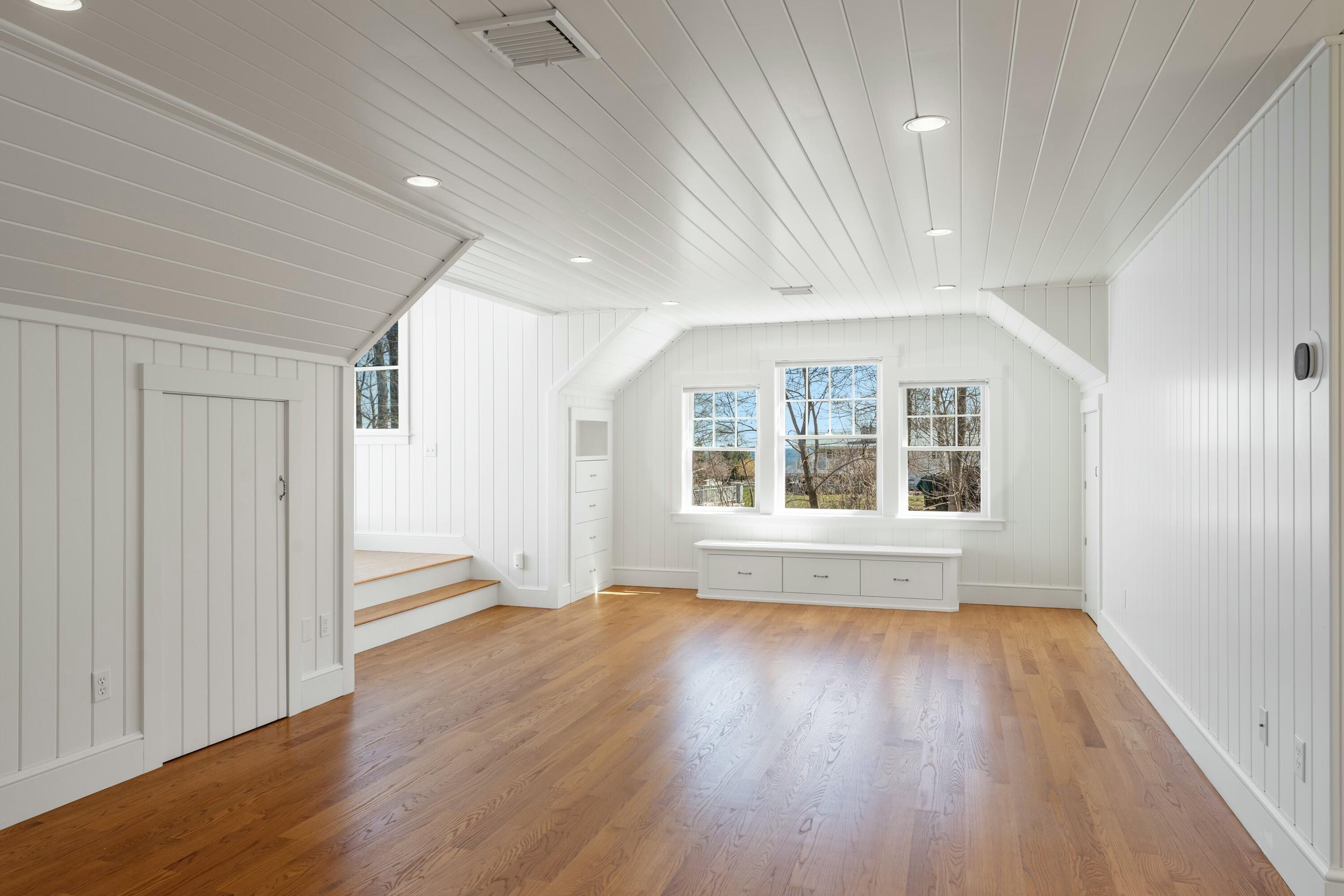 2 Oak Knoll Road