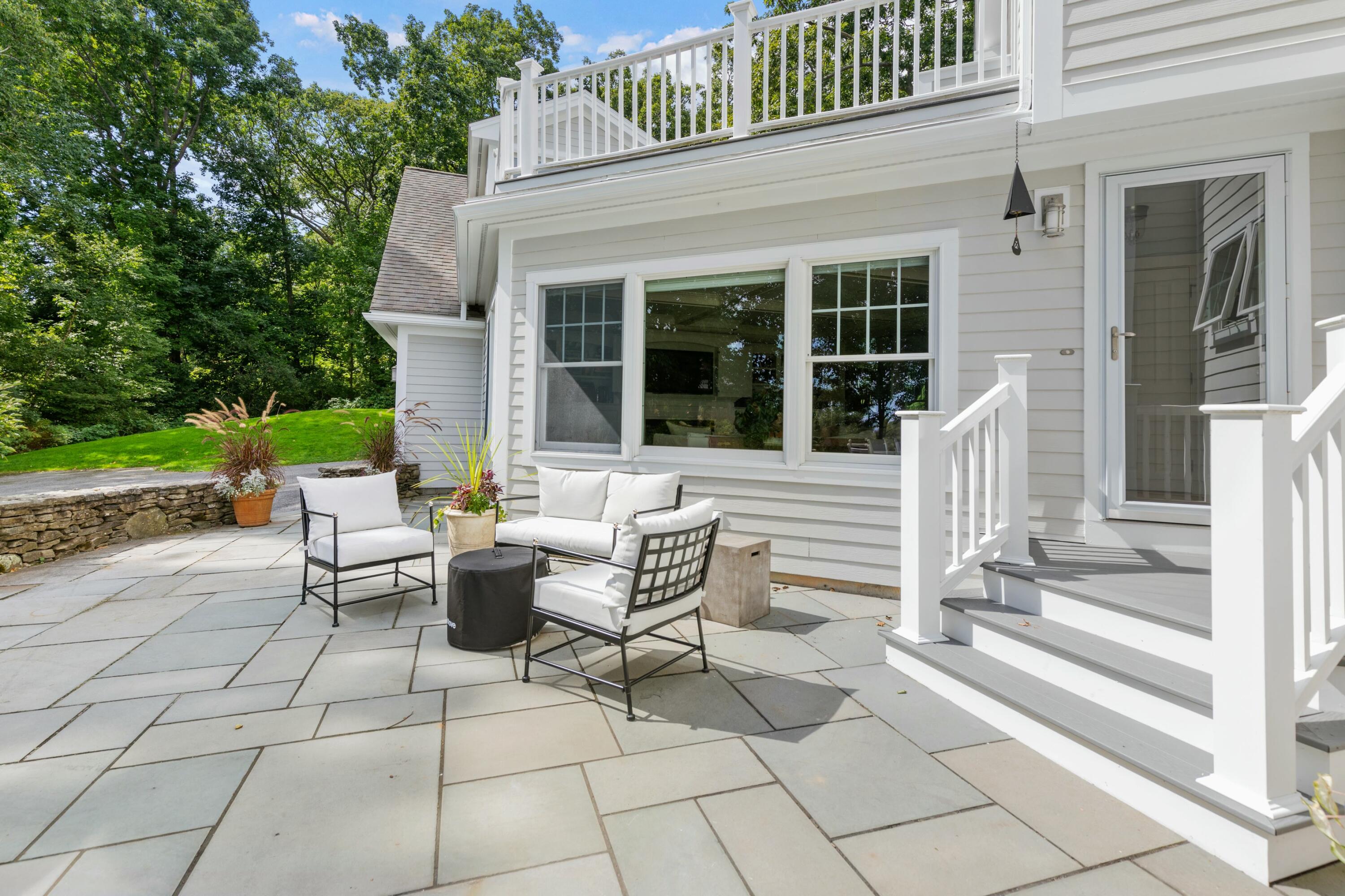 2 Oak Knoll Road