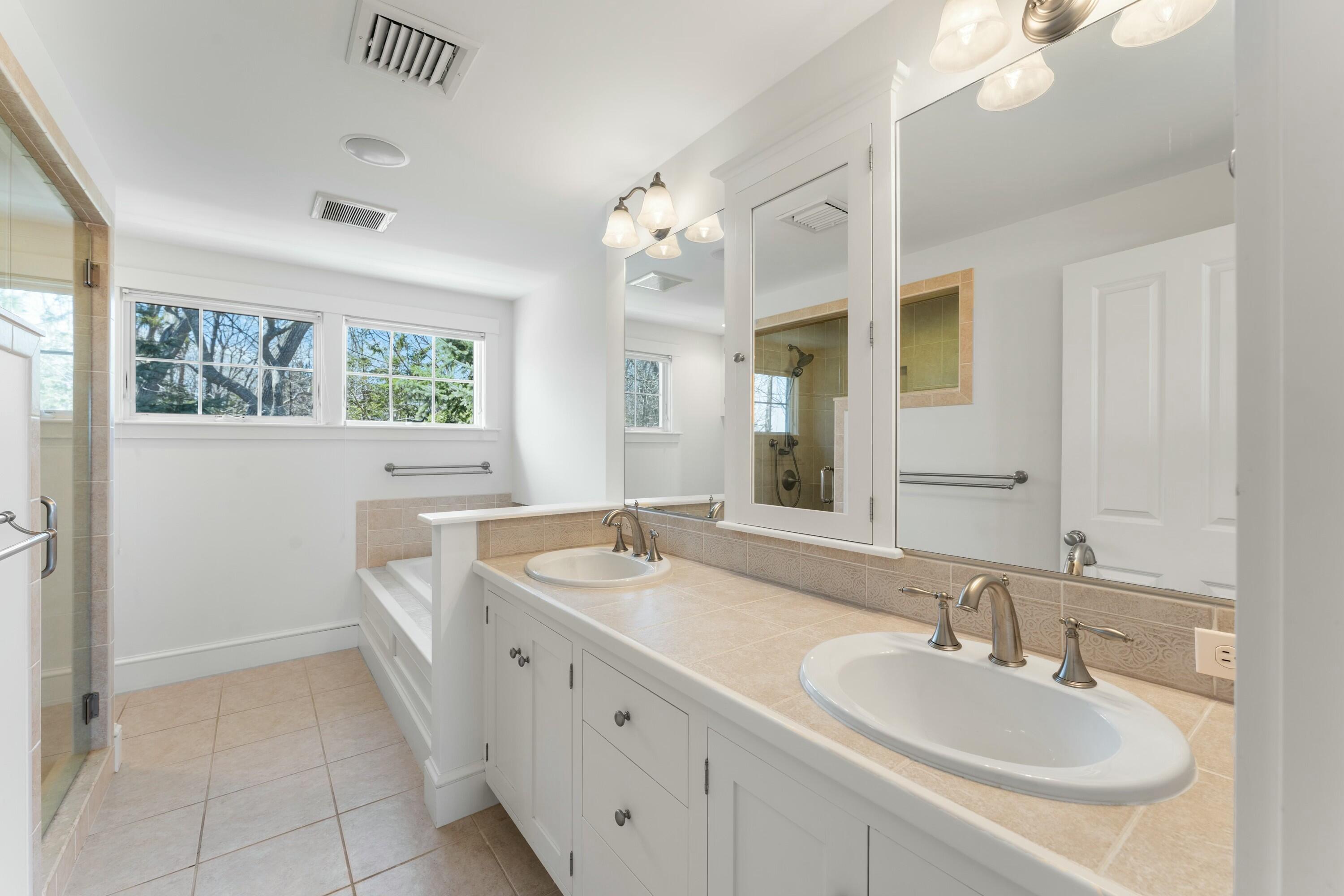 2 Oak Knoll Road