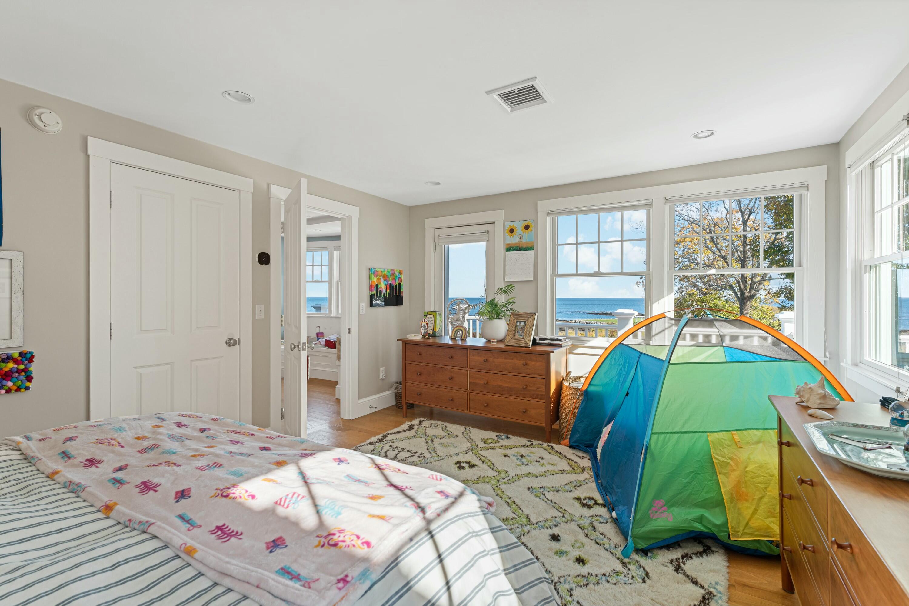 2 Oak Knoll Road