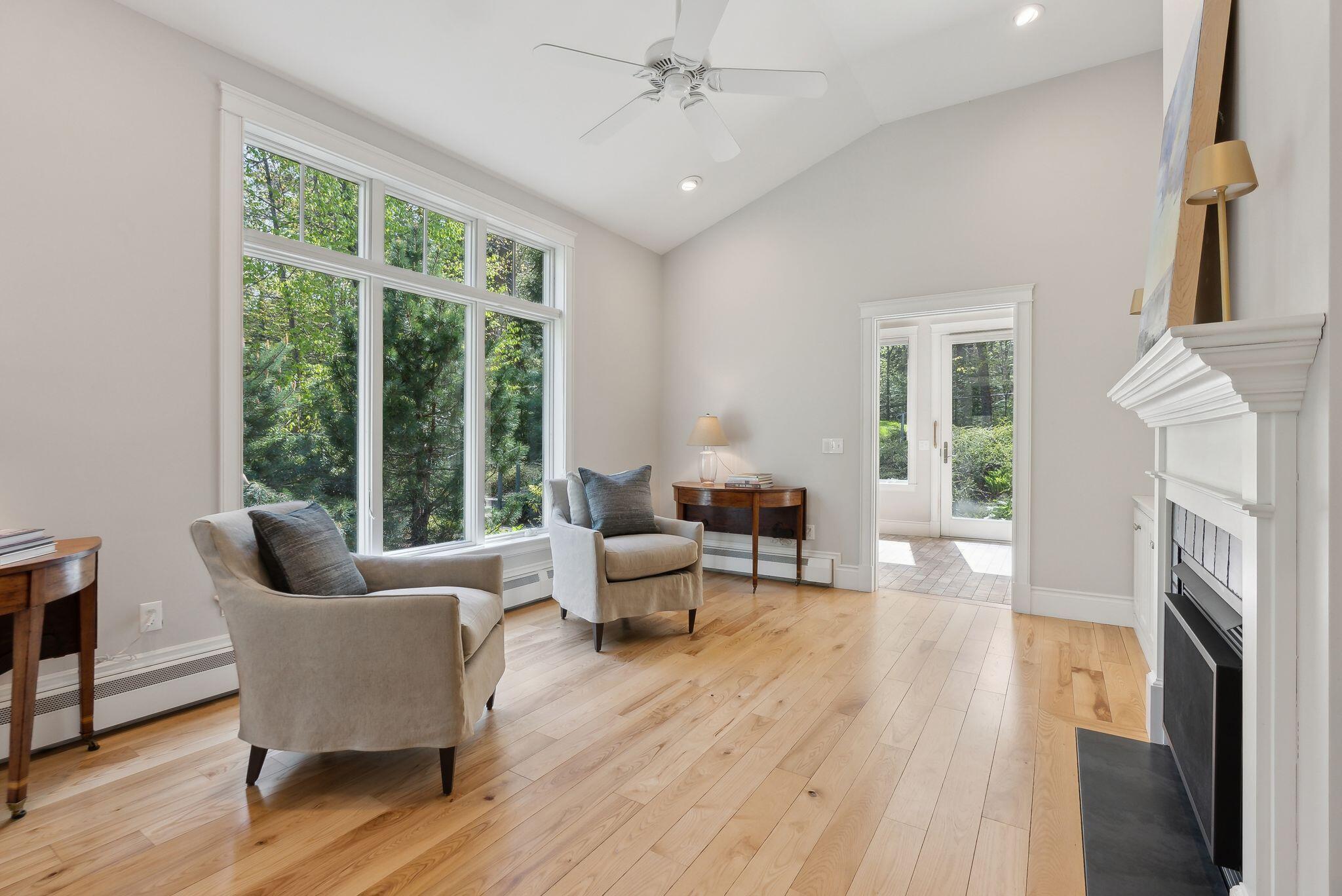 1055 Shore Road