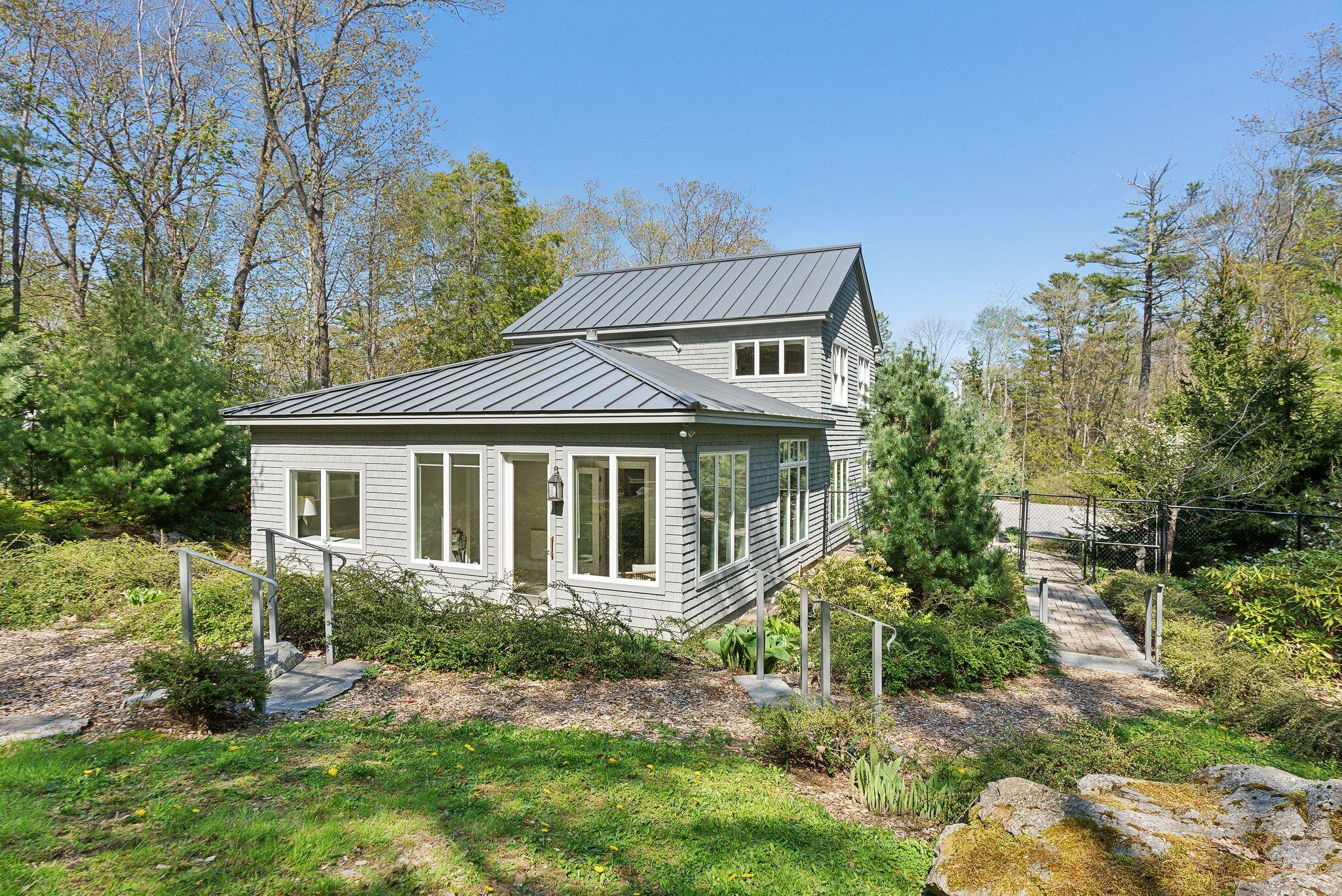 1055 Shore Road