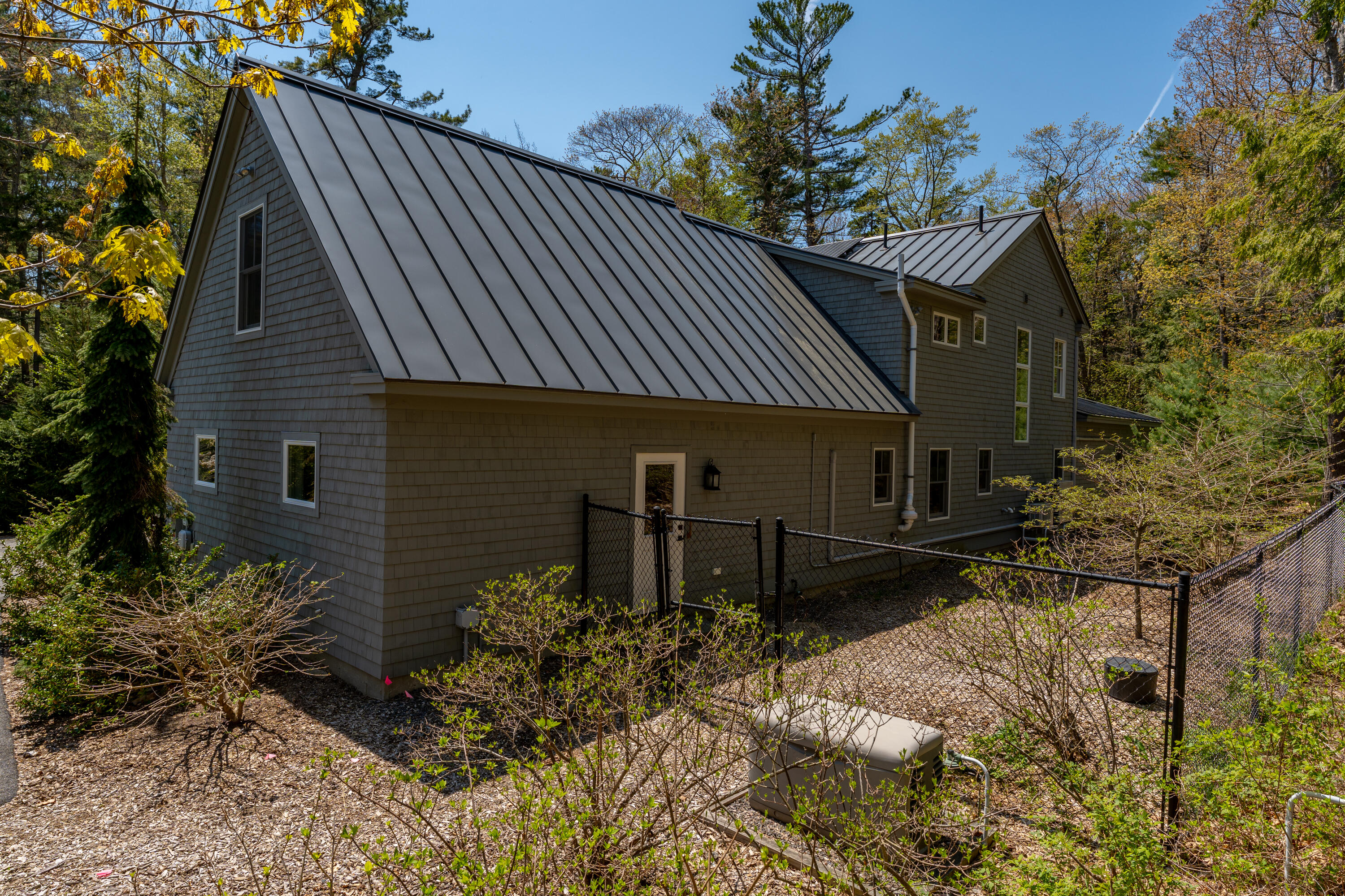 1055 Shore Road