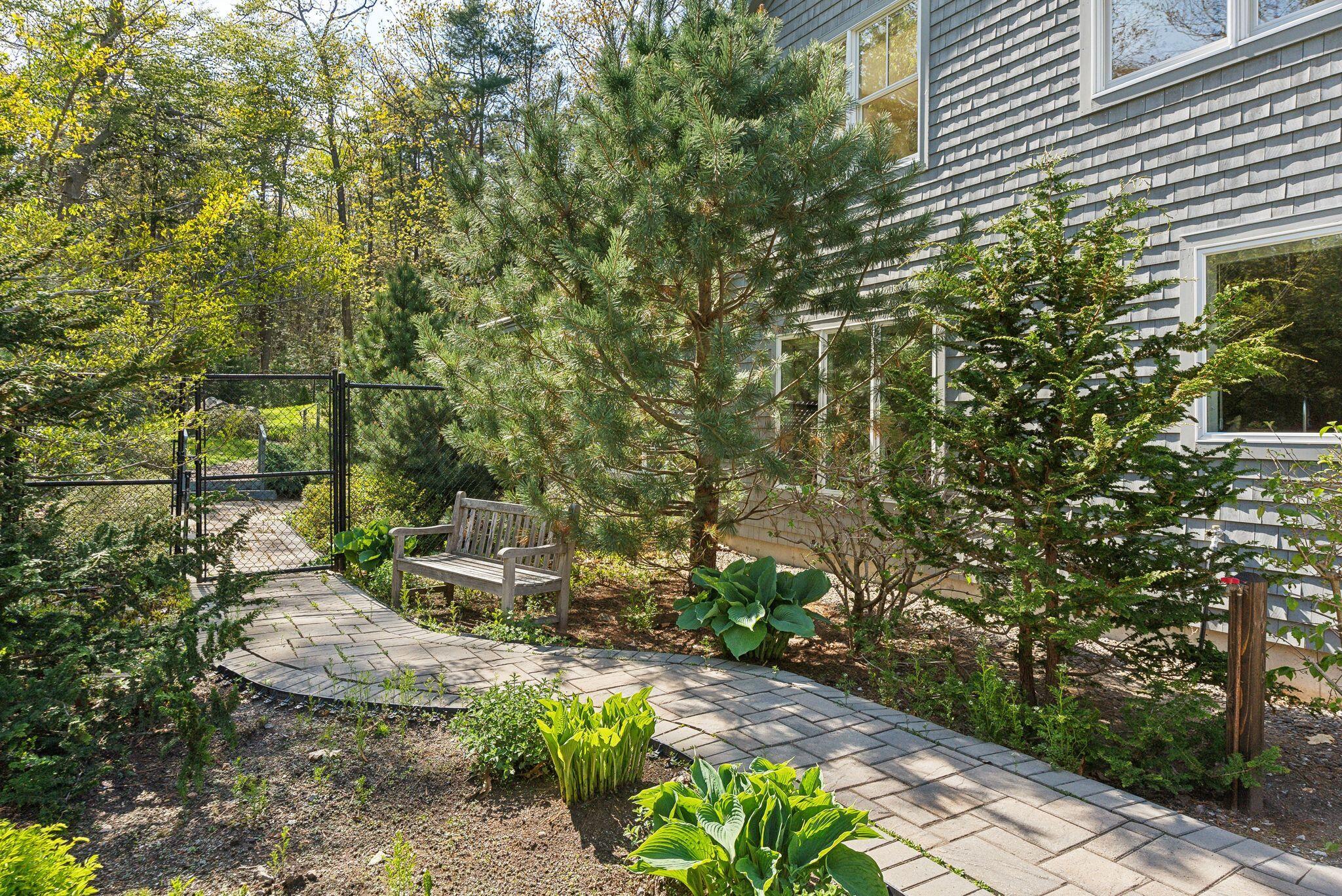 1055 Shore Road