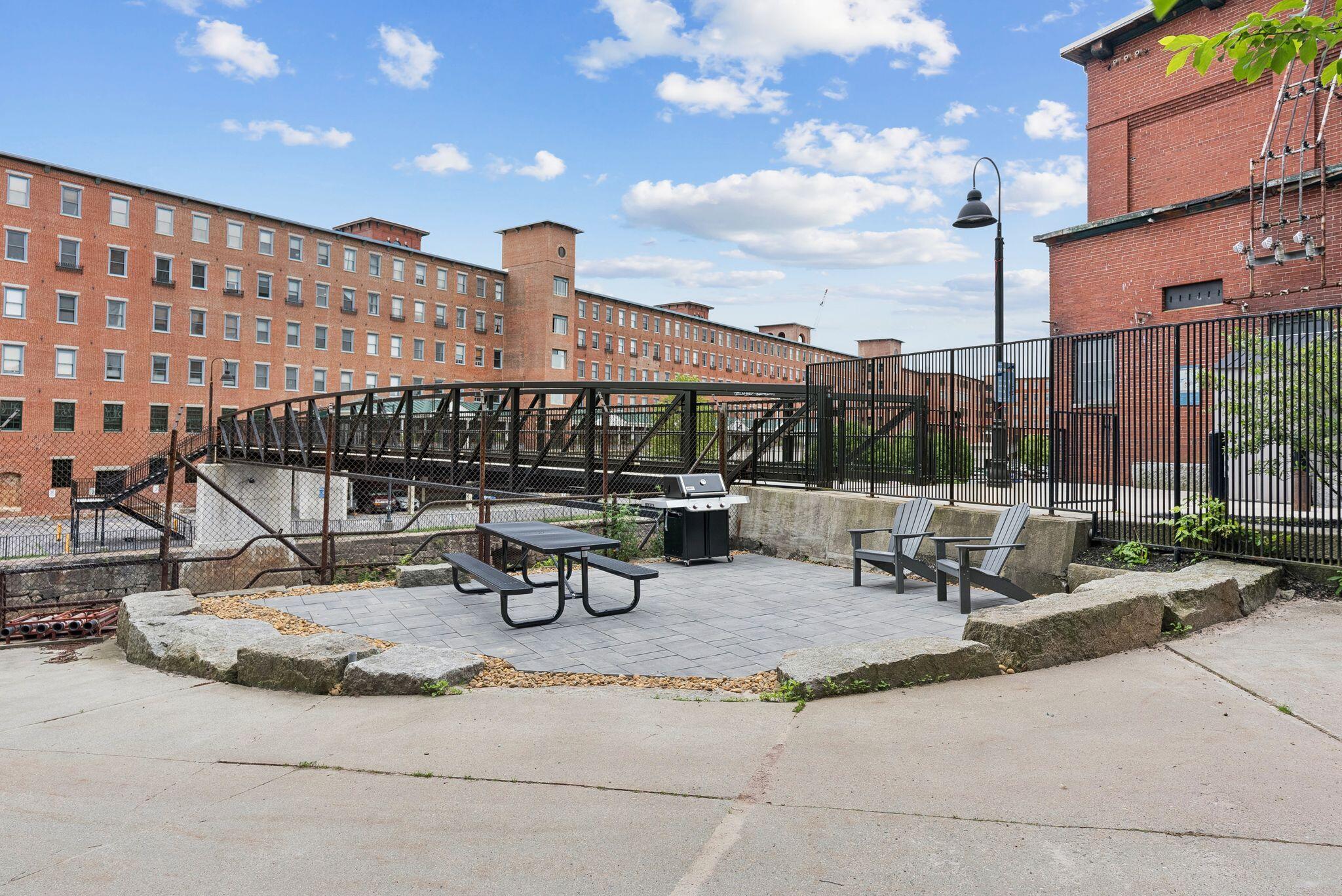 2 Main Street, 15-413