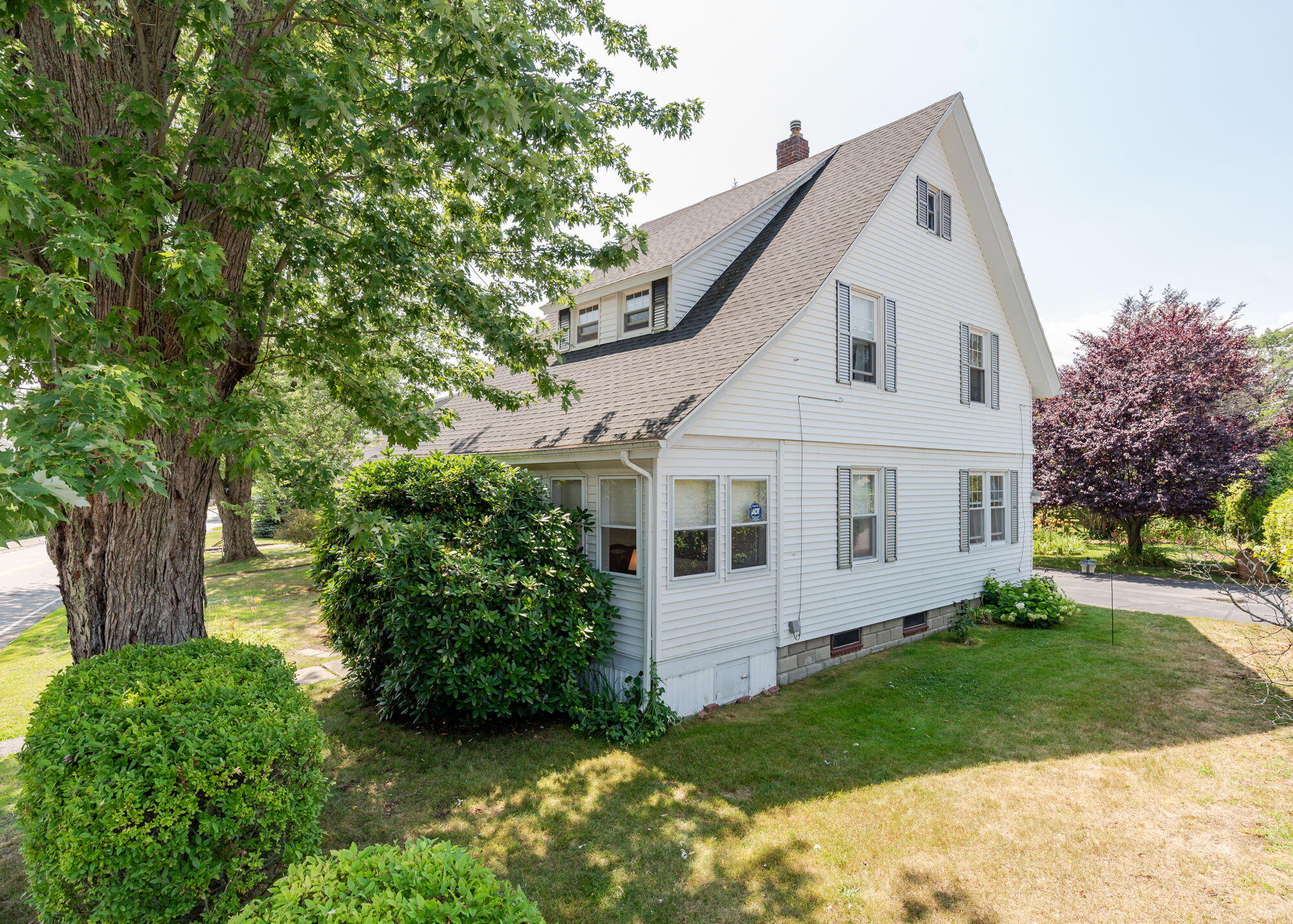 553 Sawyer Street