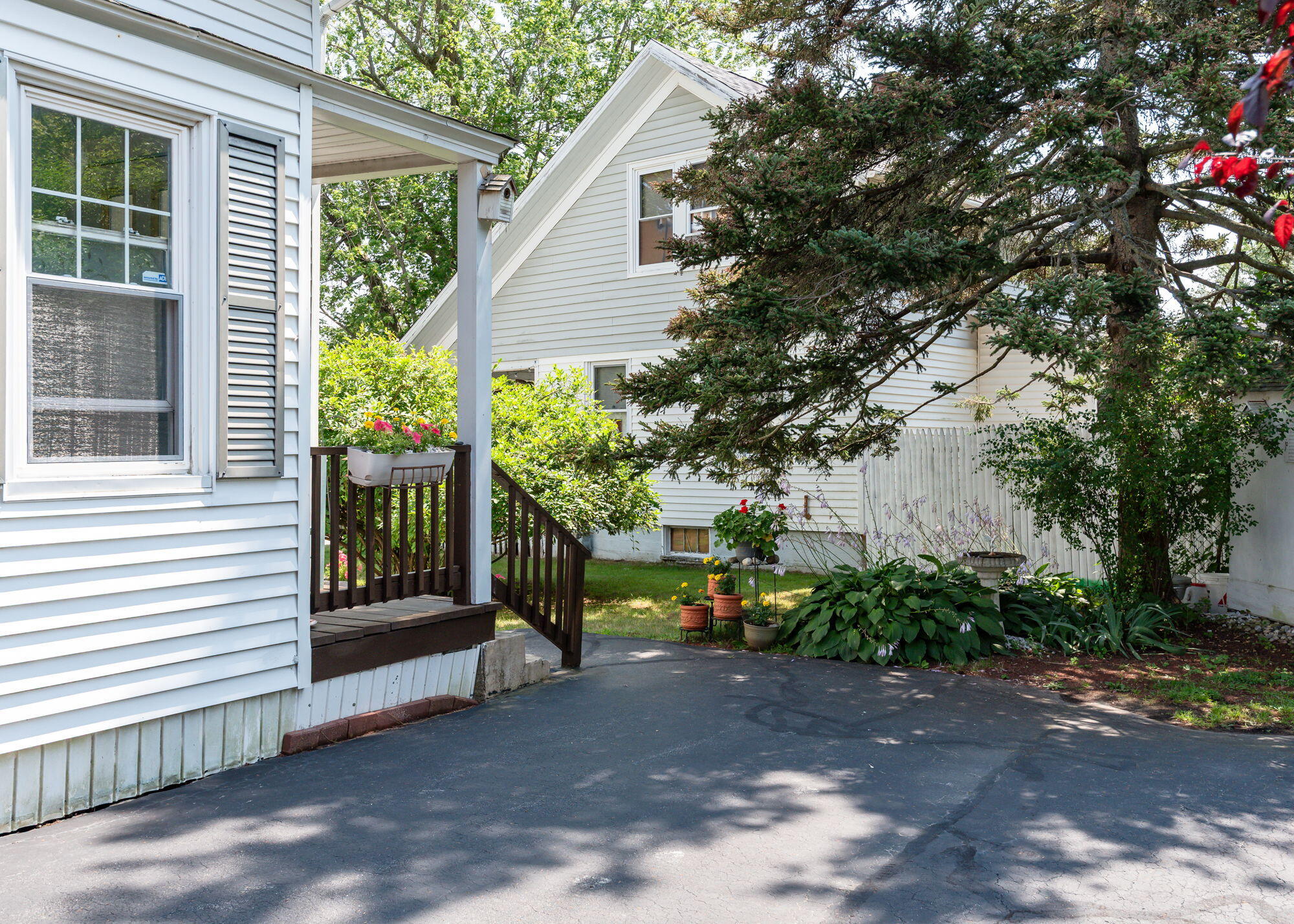 553 Sawyer Street