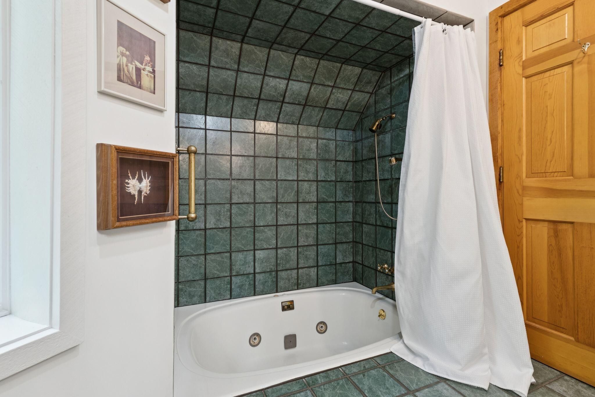 3 Landing Woods Lane