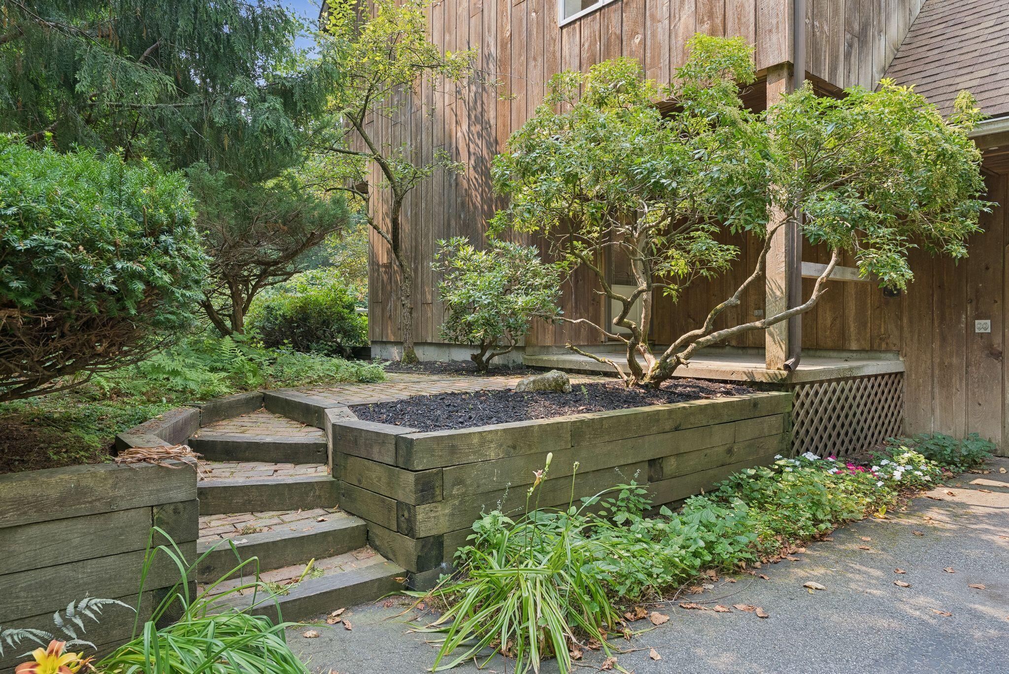 3 Landing Woods Lane