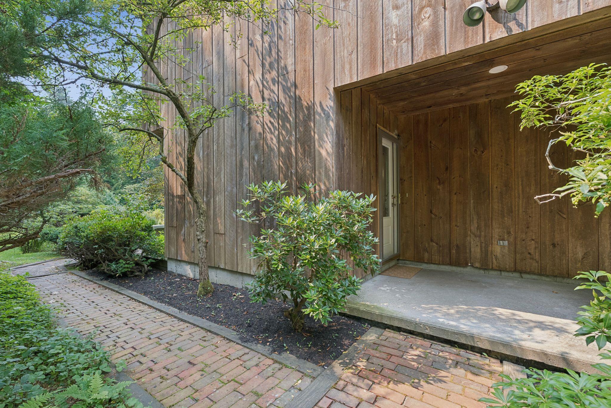 3 Landing Woods Lane