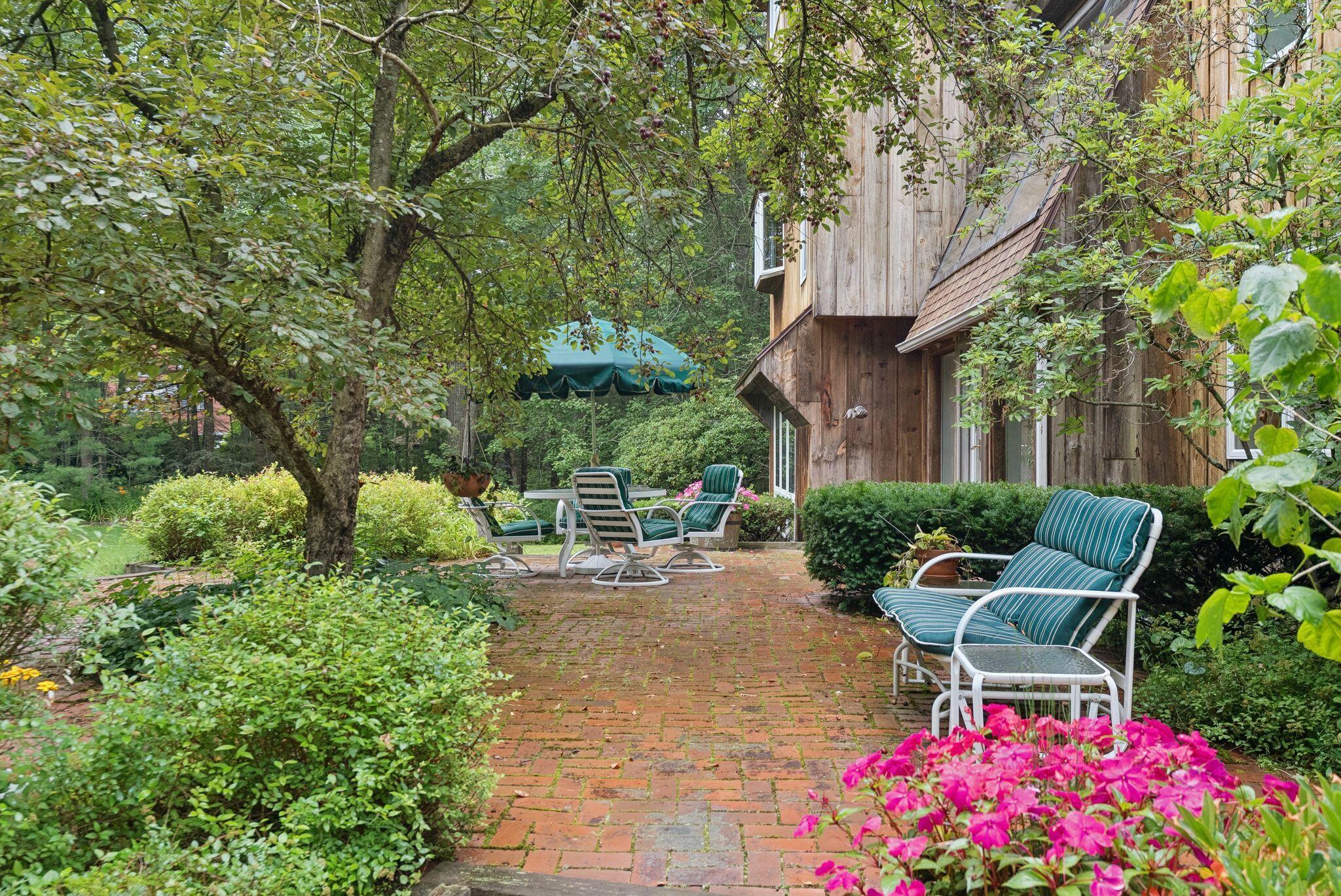 3 Landing Woods Lane