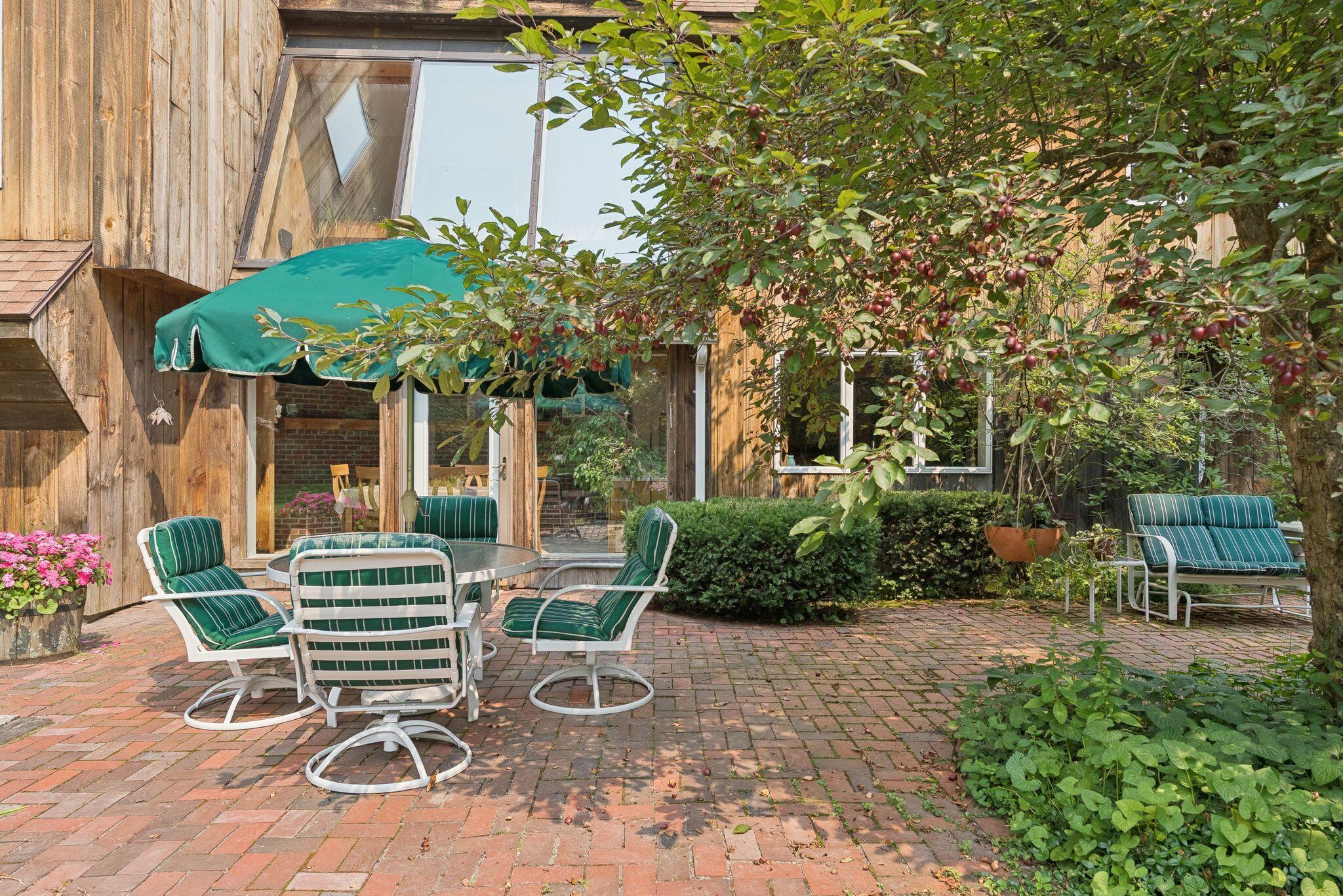 3 Landing Woods Lane