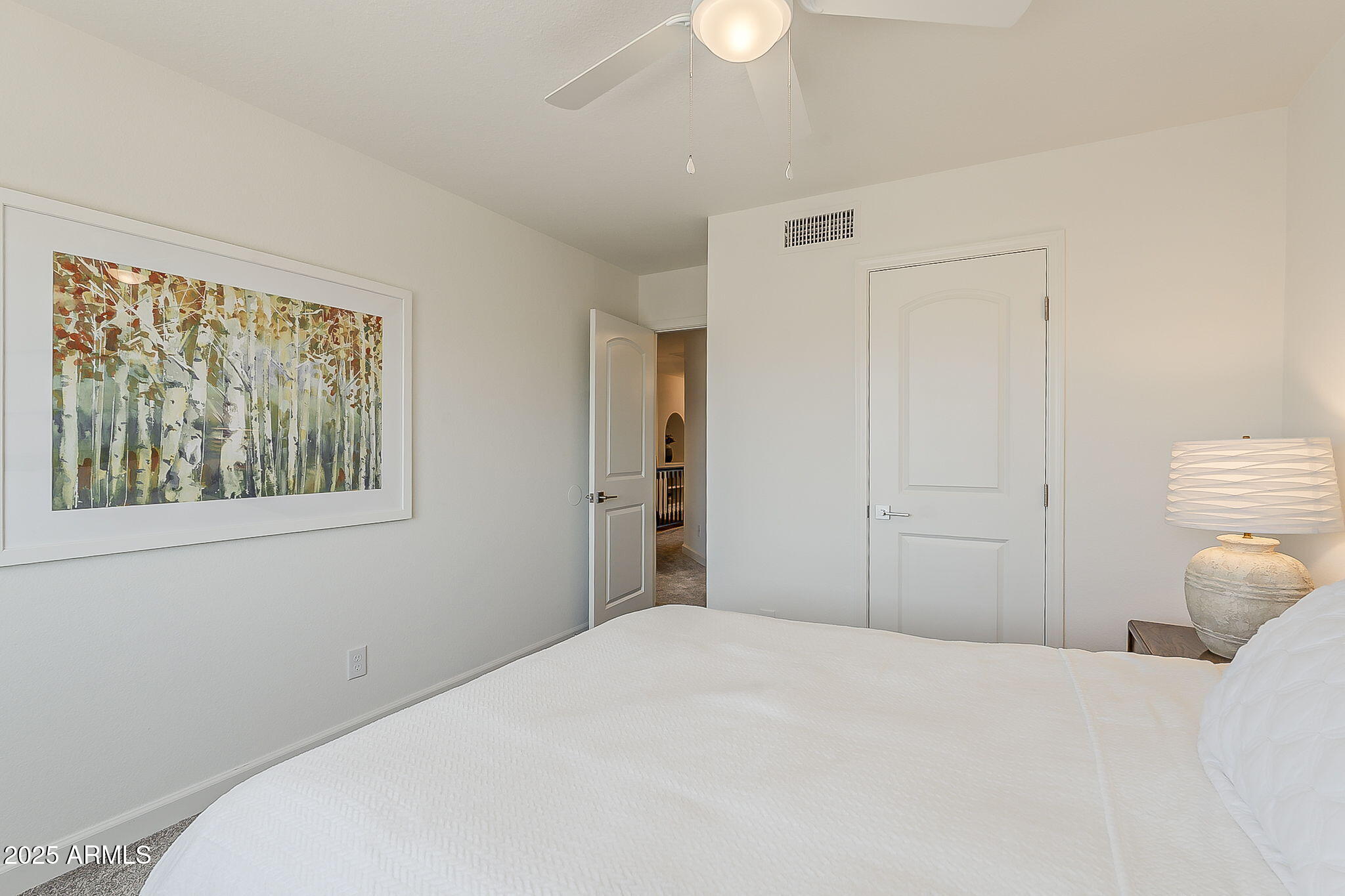 656 W DEVON Court