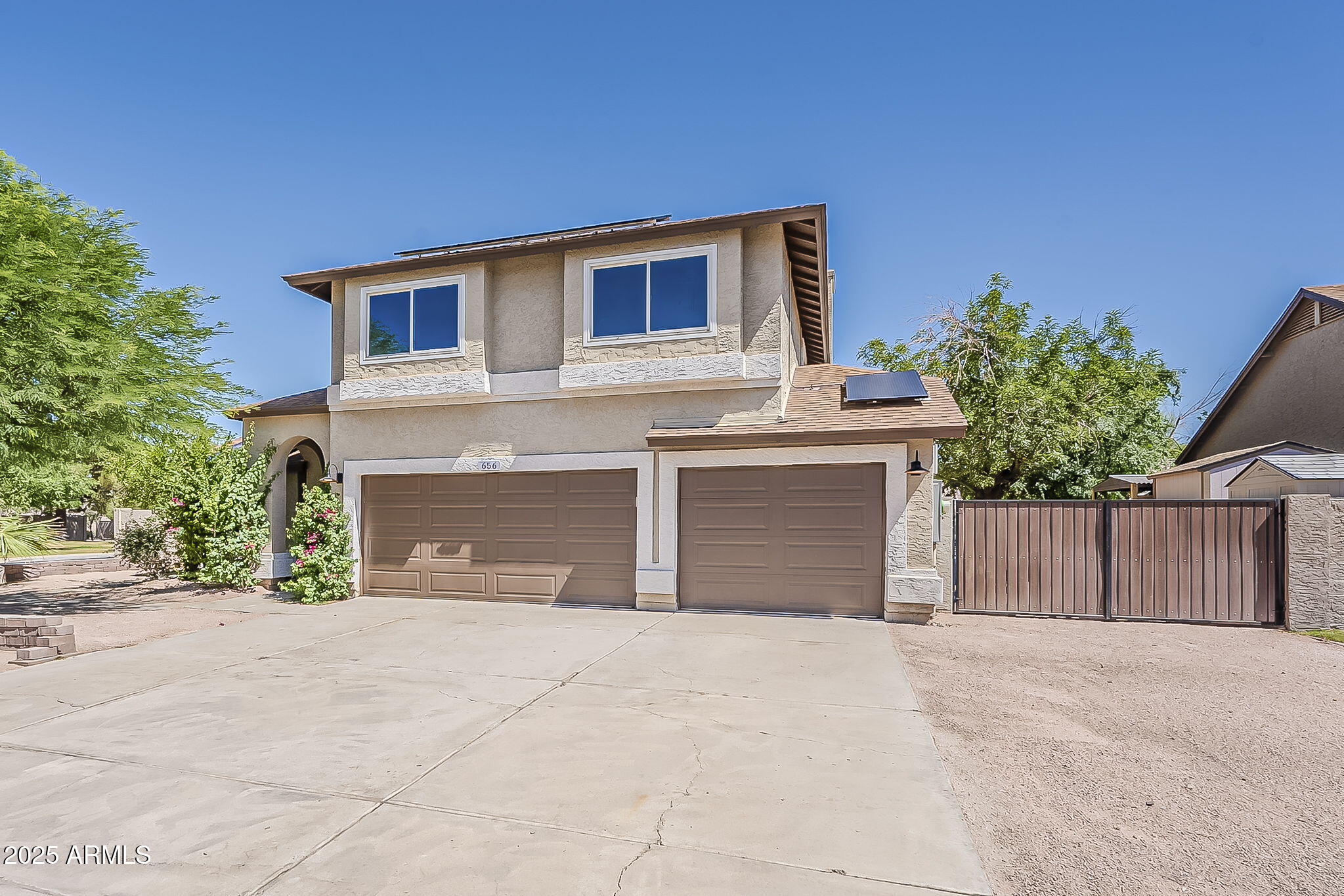 656 W DEVON Court