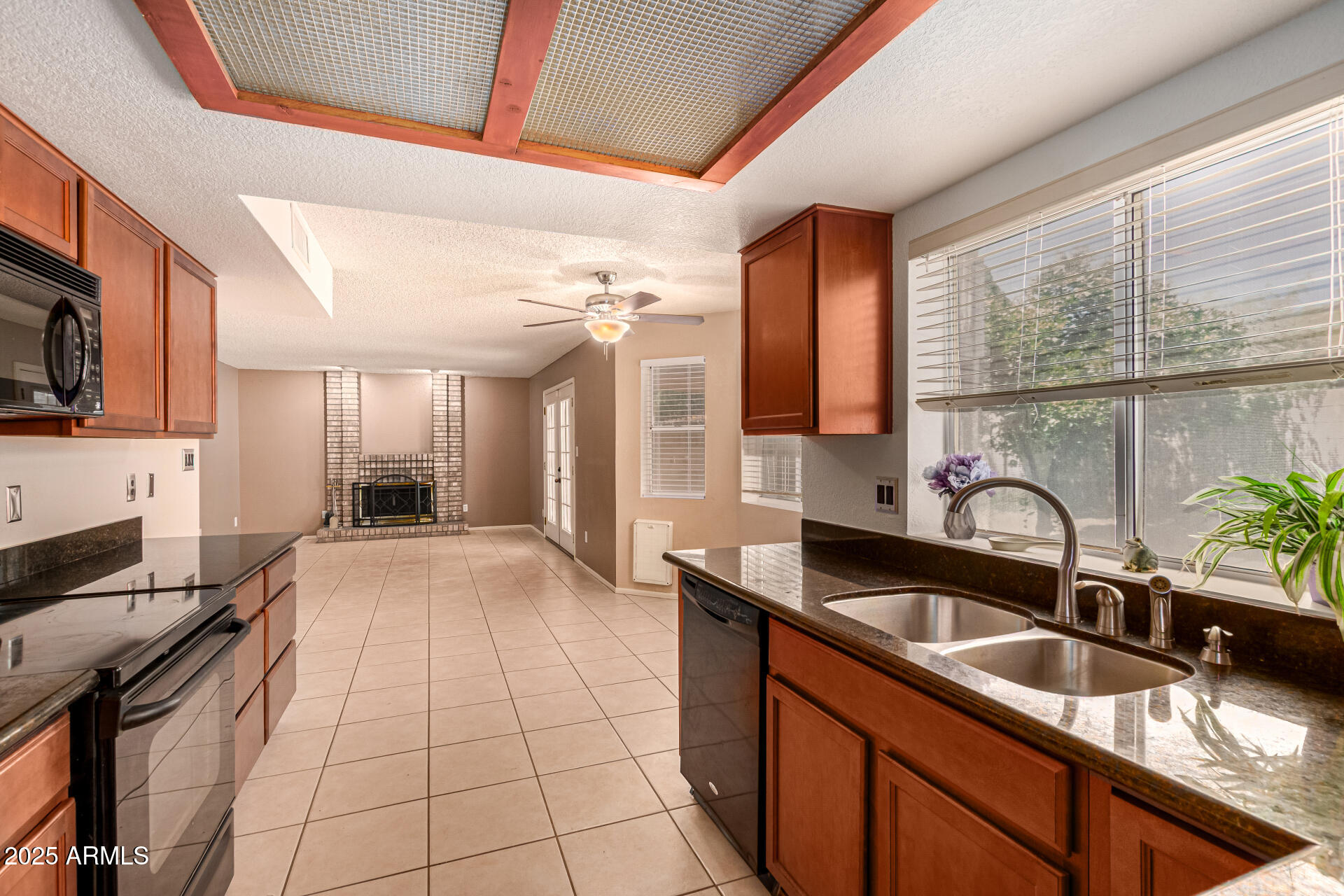 4042 W AVENIDA DEL SOL