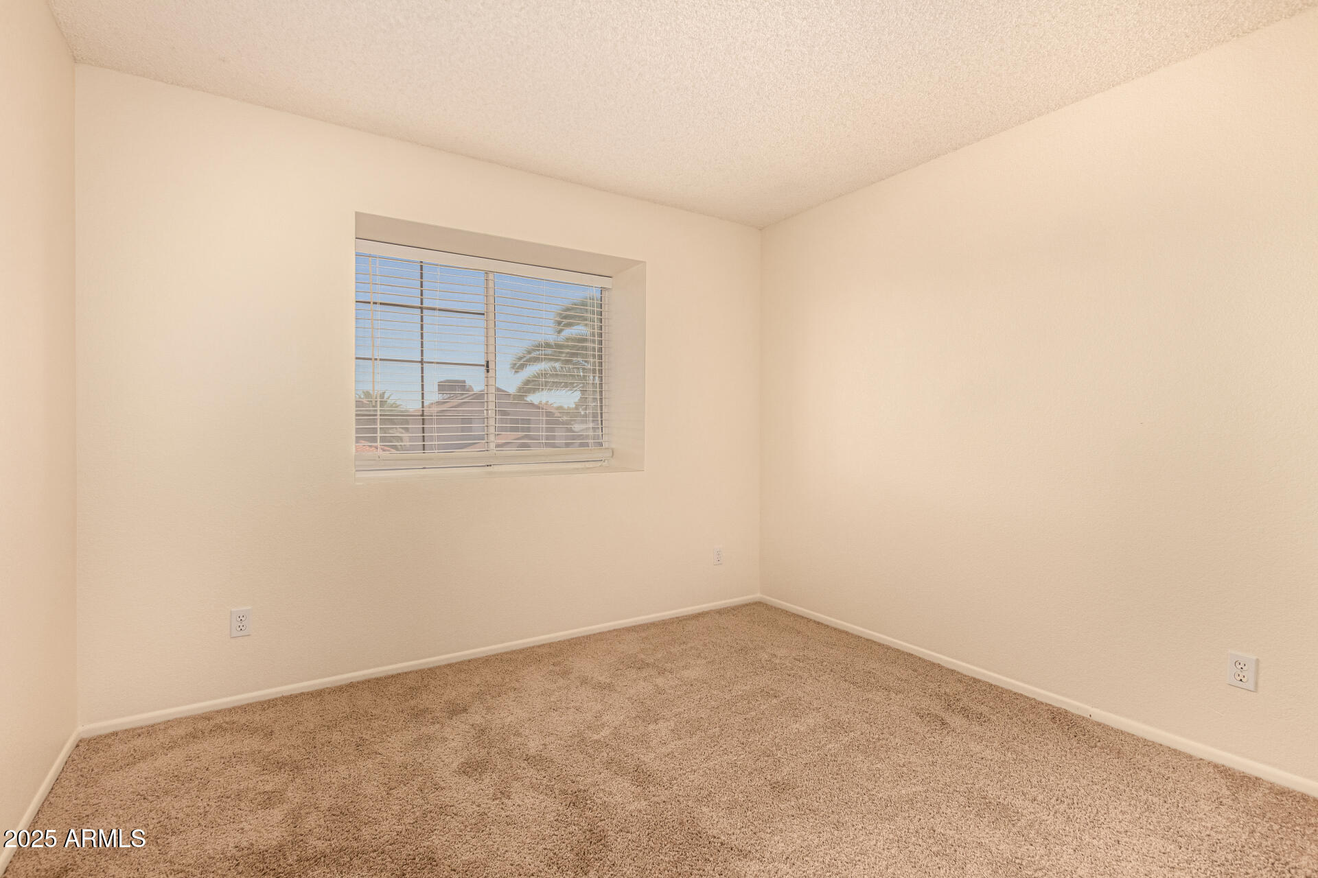 4042 W AVENIDA DEL SOL