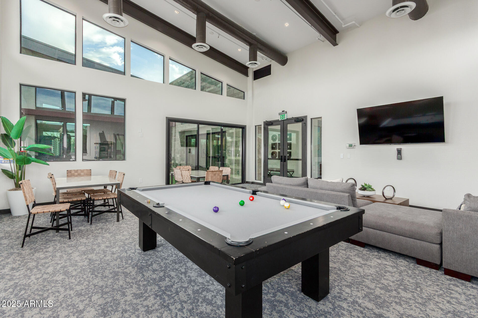 6023 E SINCLAIR Street