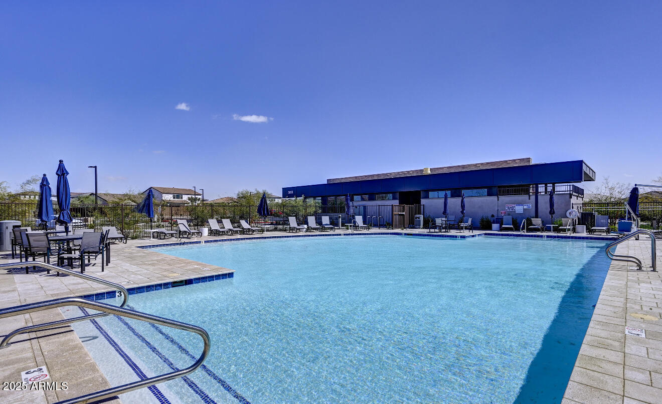 6023 E SINCLAIR Street