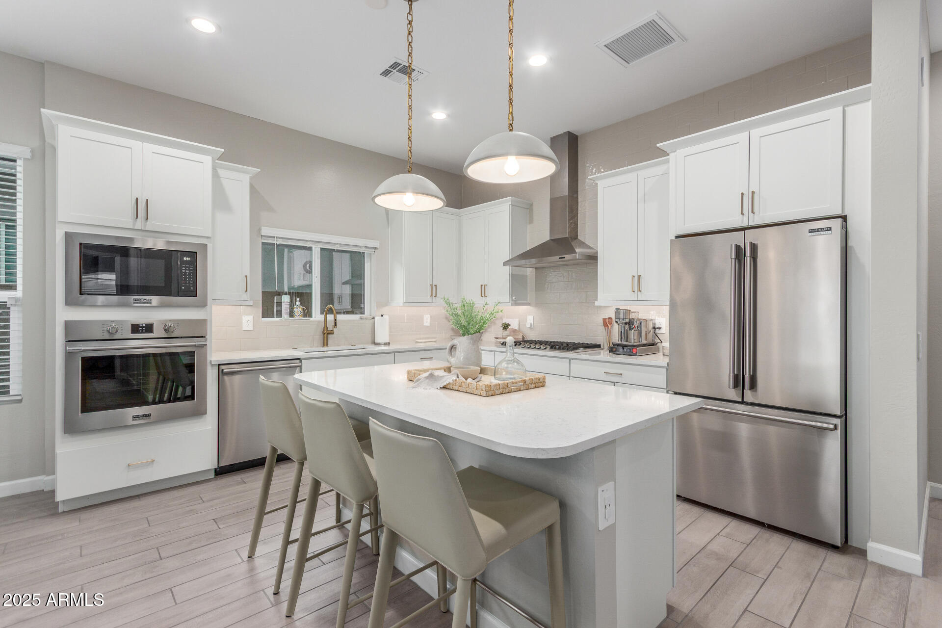 6023 E SINCLAIR Street