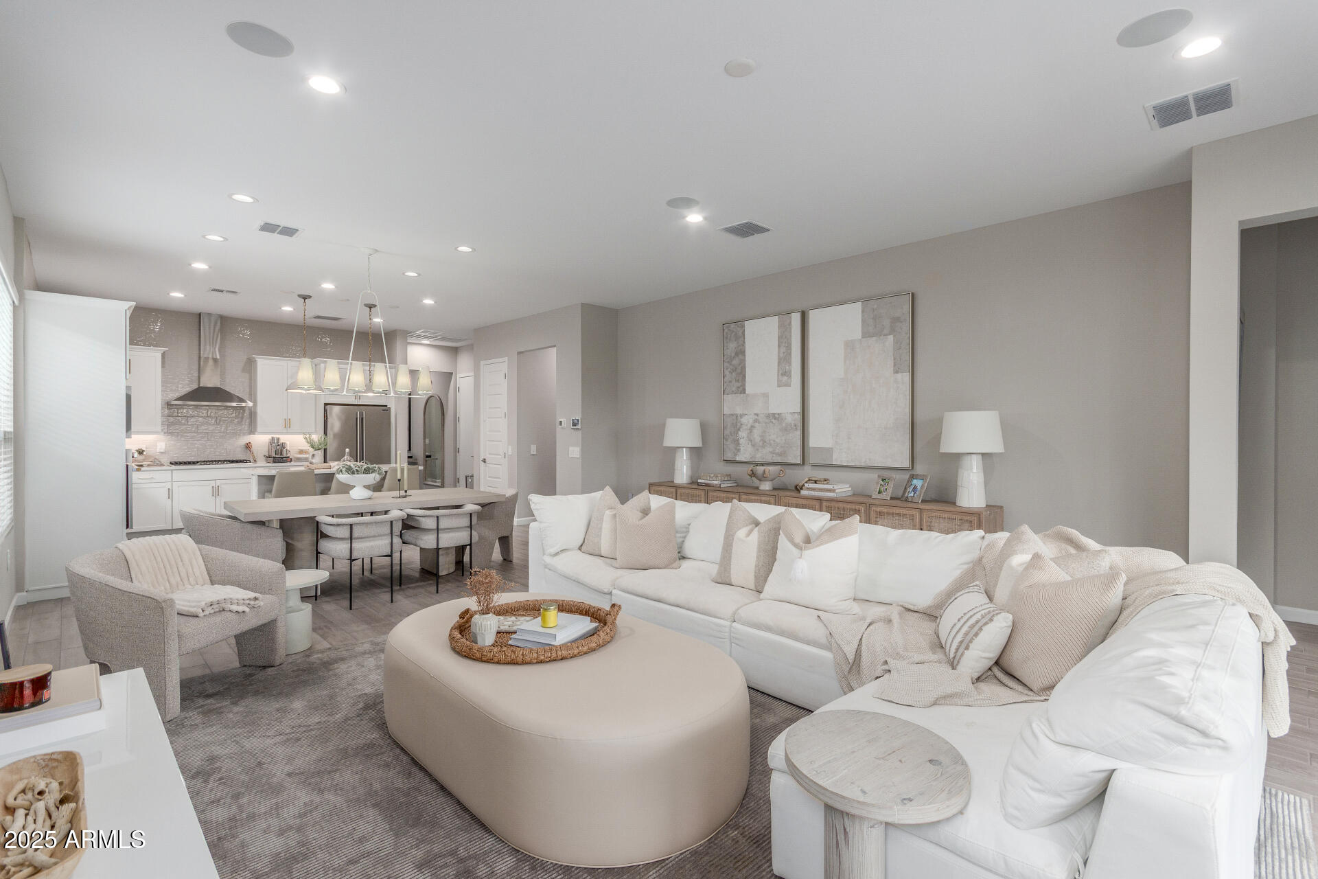 6023 E SINCLAIR Street