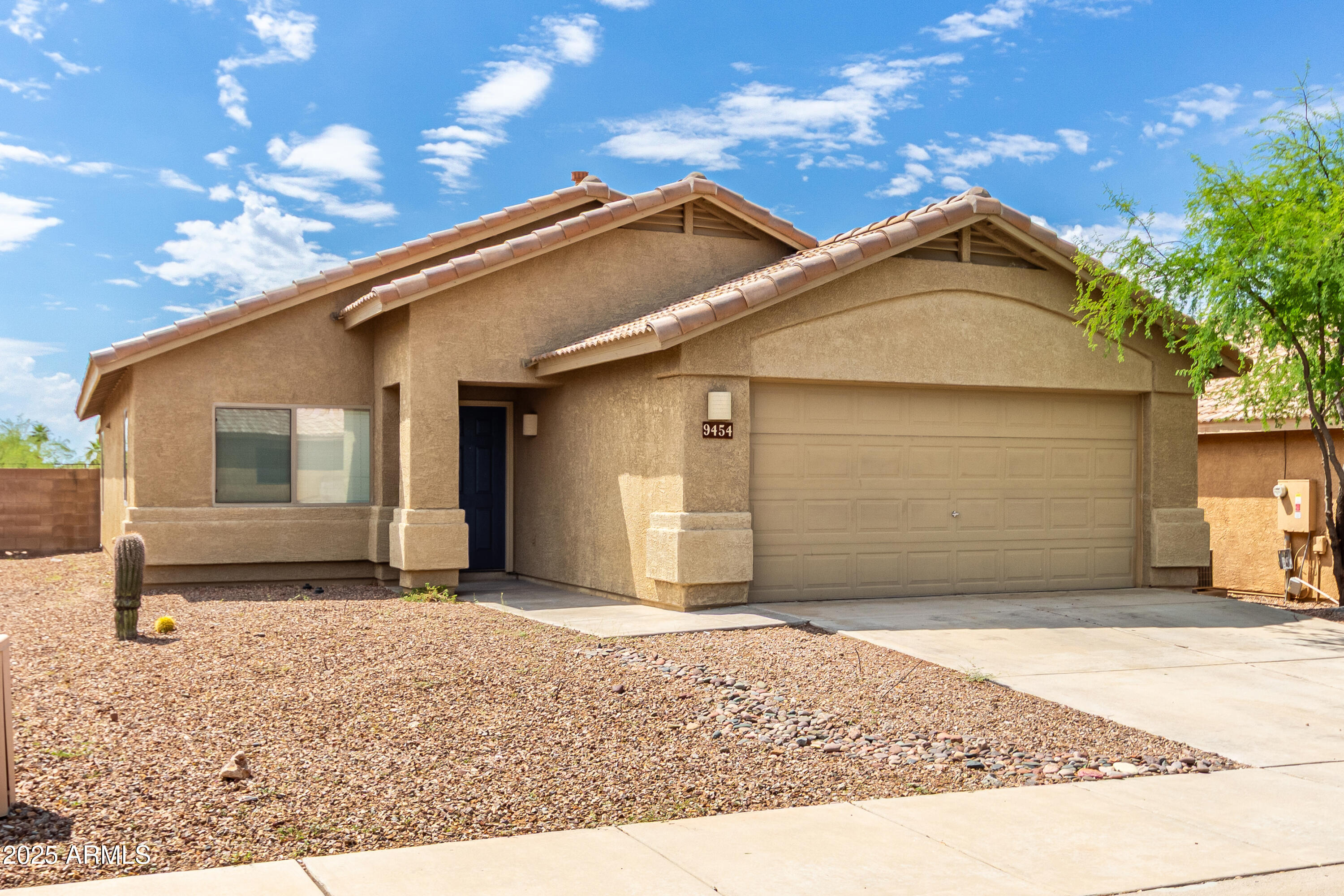 9454 N SCARLET TANAGER Lane