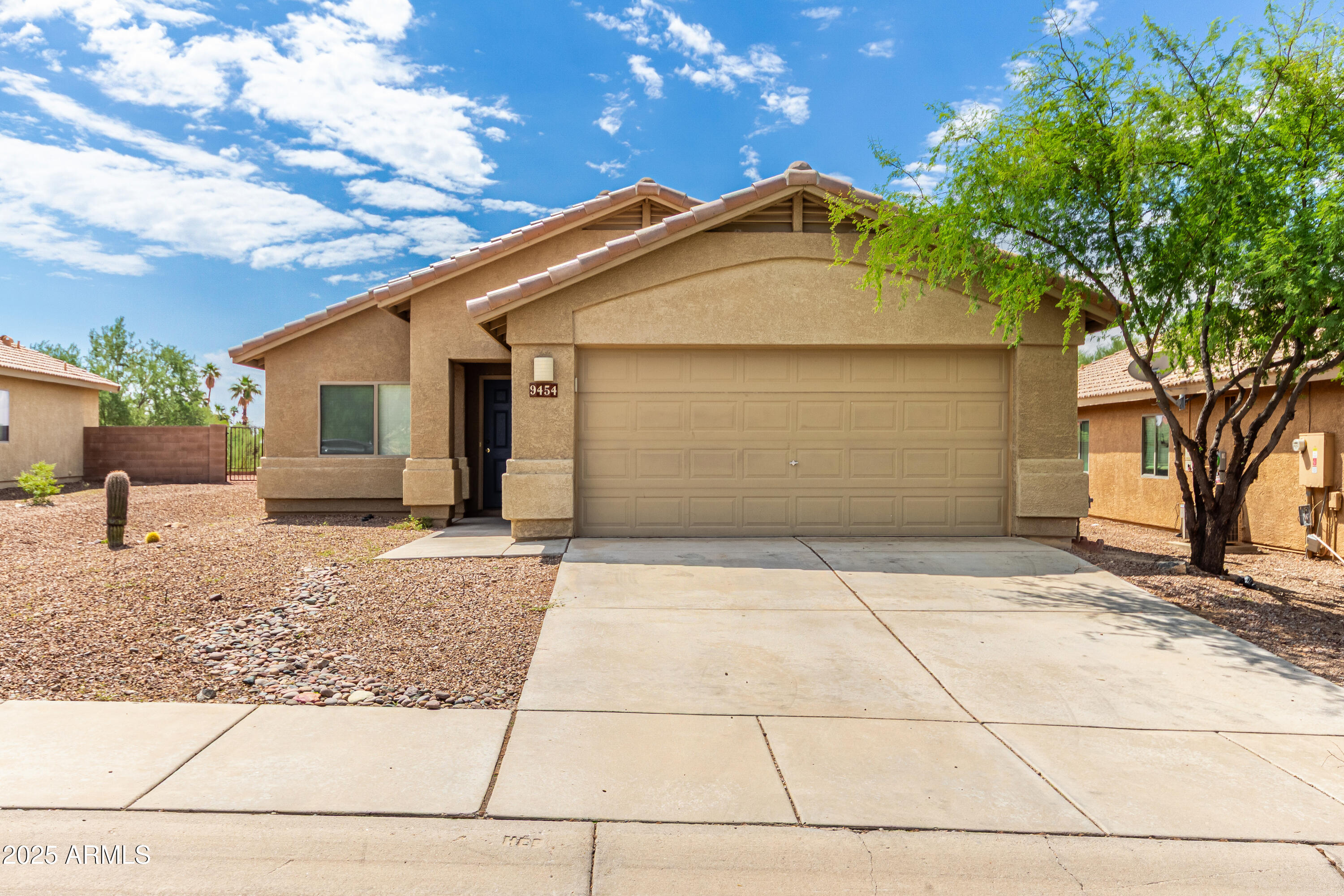 9454 N SCARLET TANAGER Lane