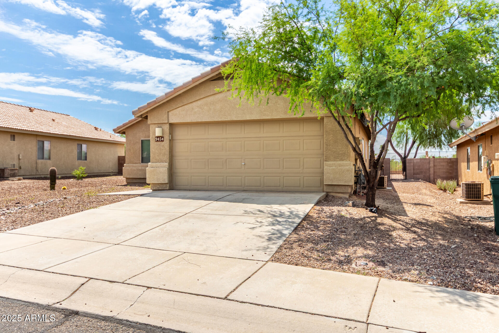 9454 N SCARLET TANAGER Lane