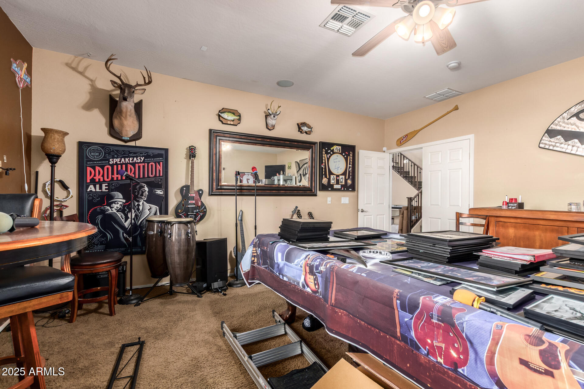 3017 E POWELL Way