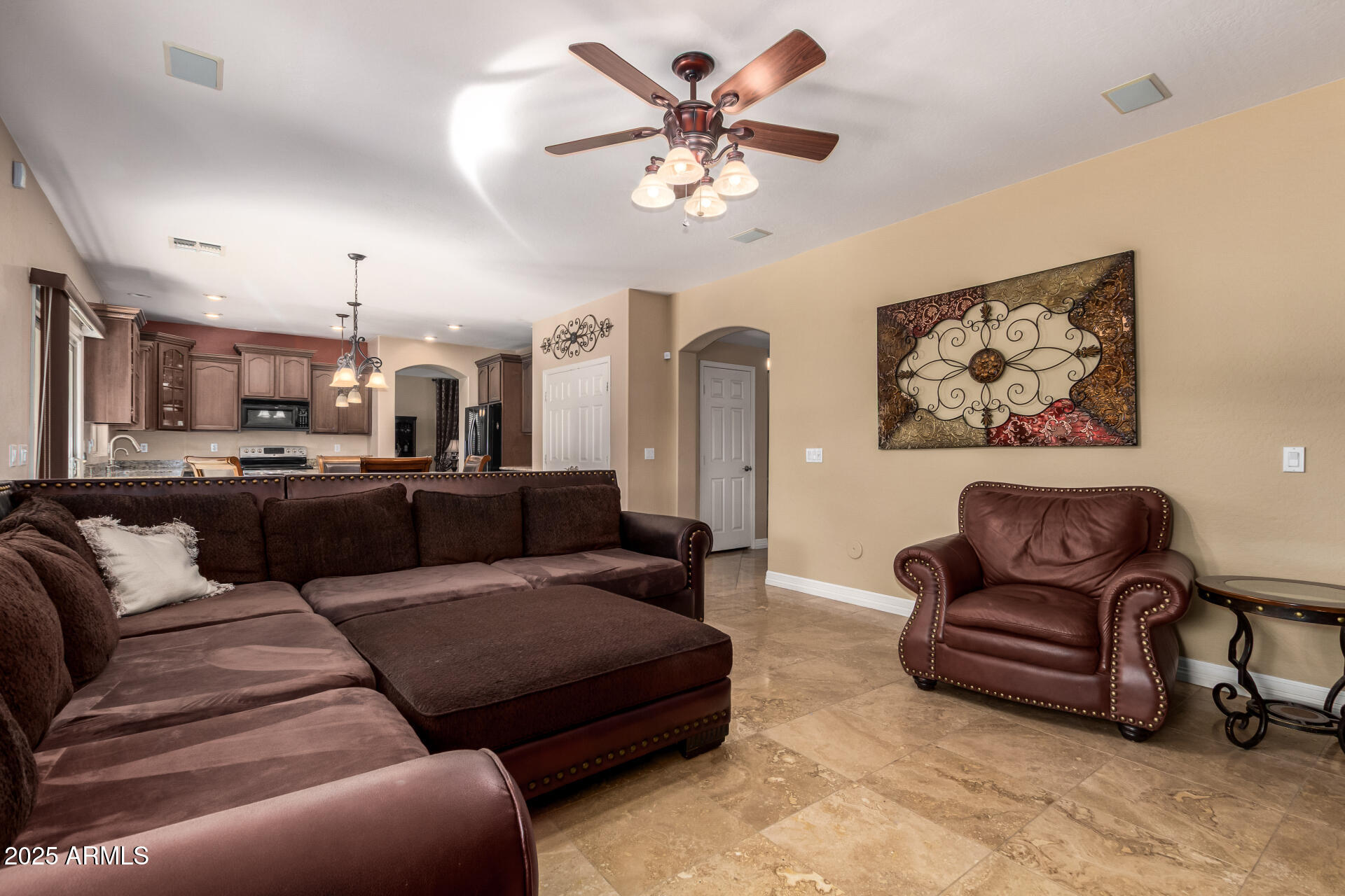 3017 E POWELL Way