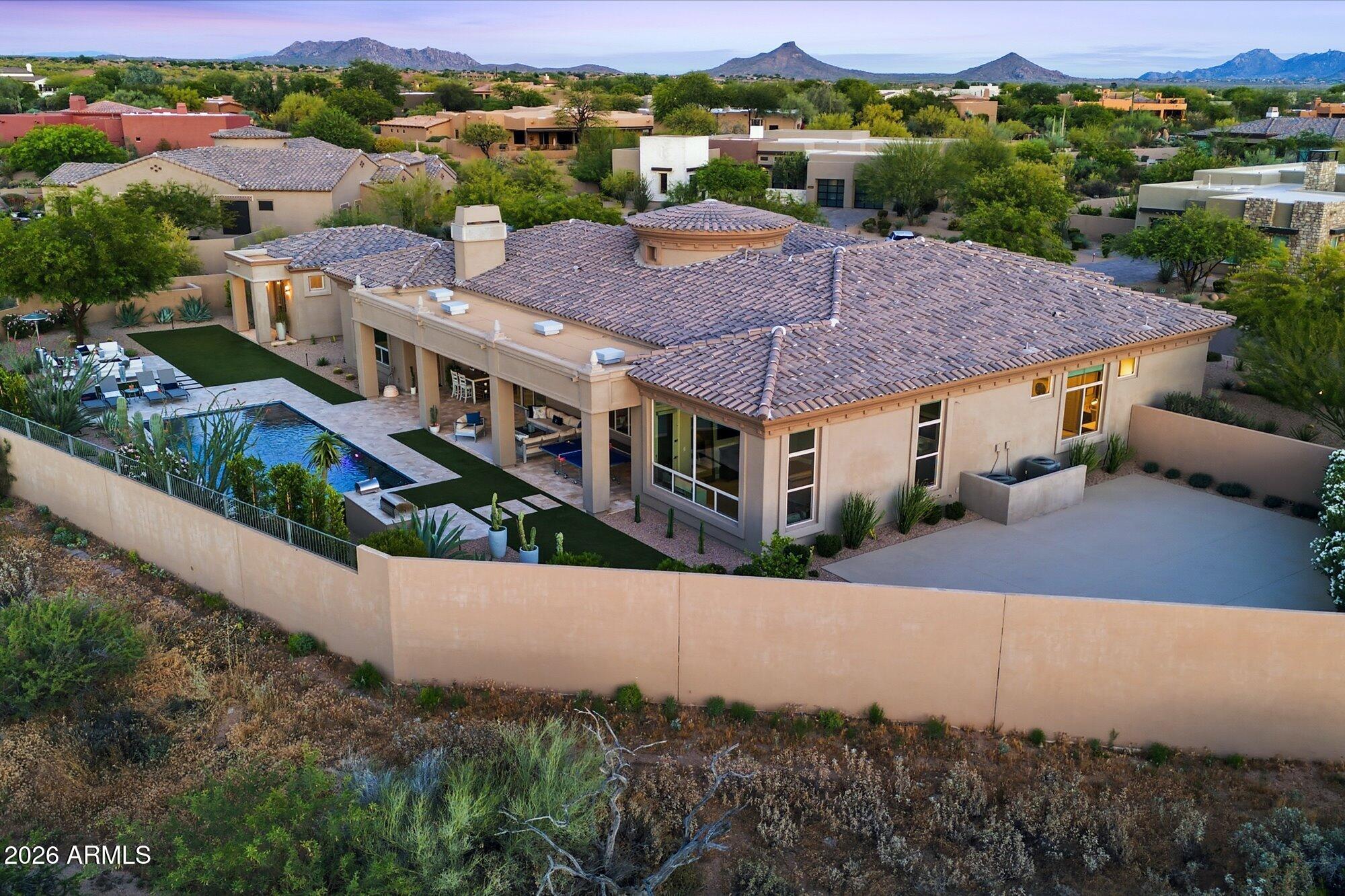 8512 E EAGLE CLAW Drive