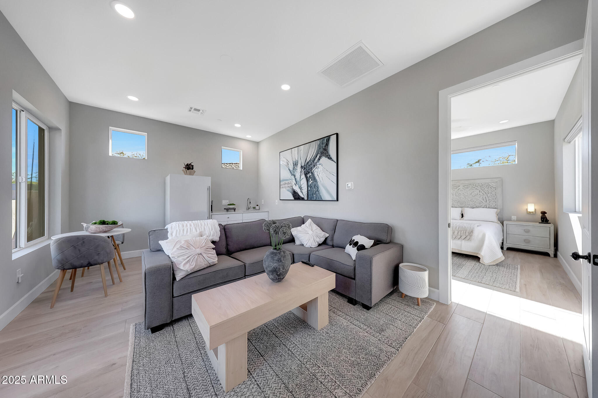 8512 E EAGLE CLAW Drive