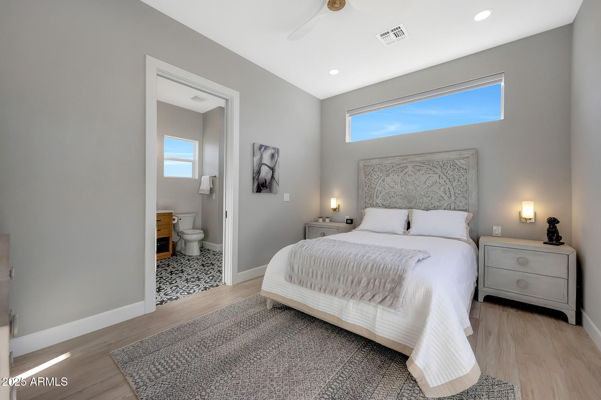8512 E EAGLE CLAW Drive