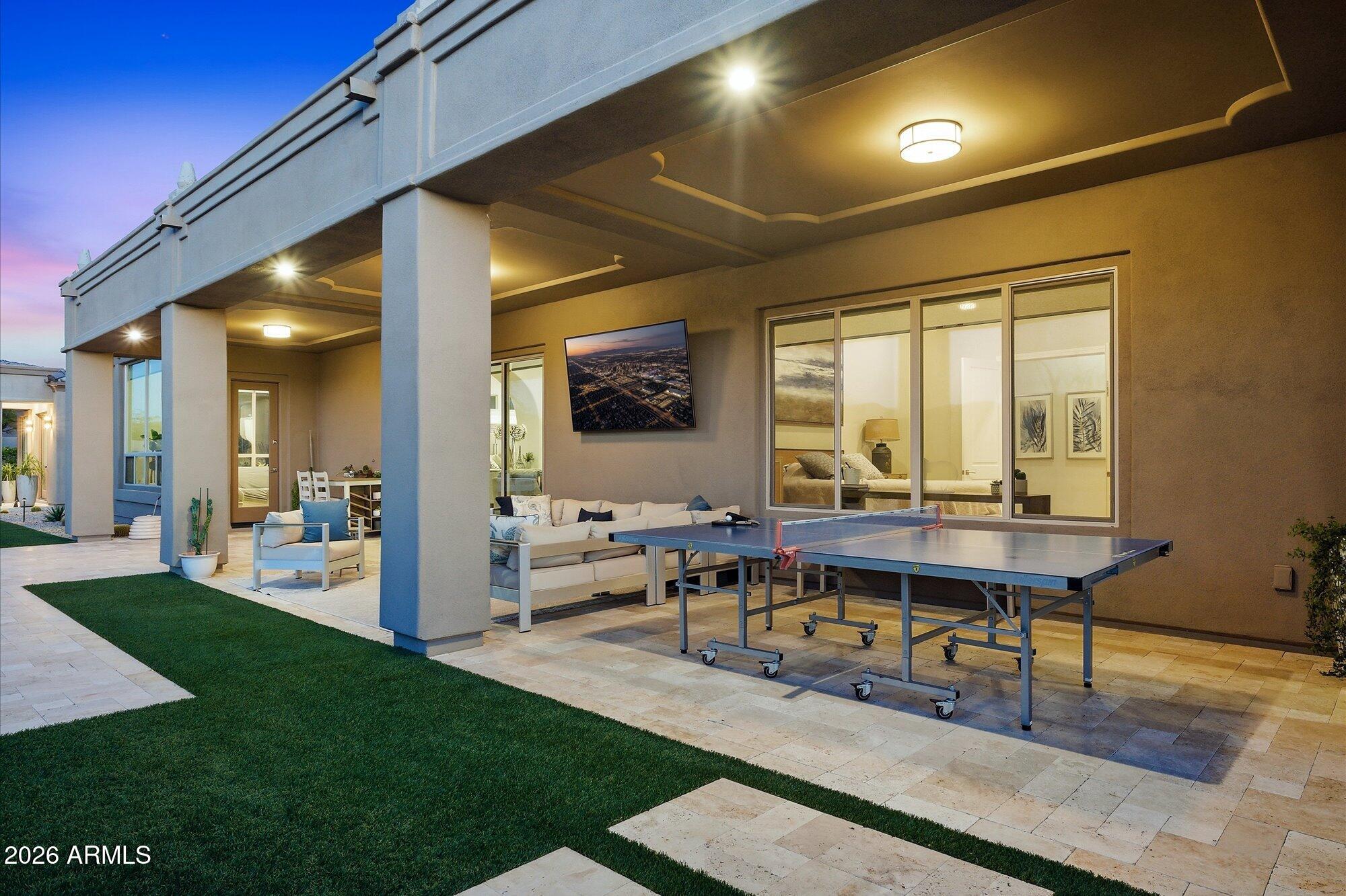 8512 E EAGLE CLAW Drive