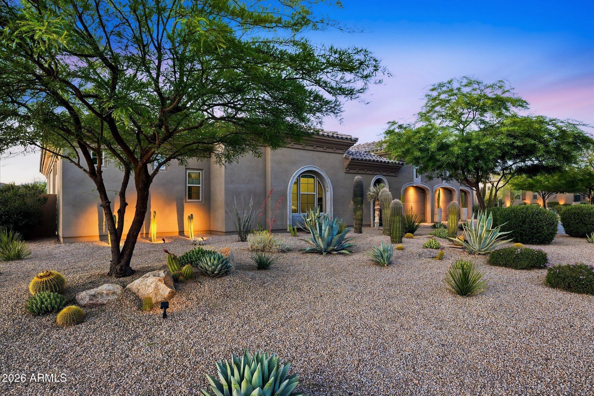 8512 E EAGLE CLAW Drive