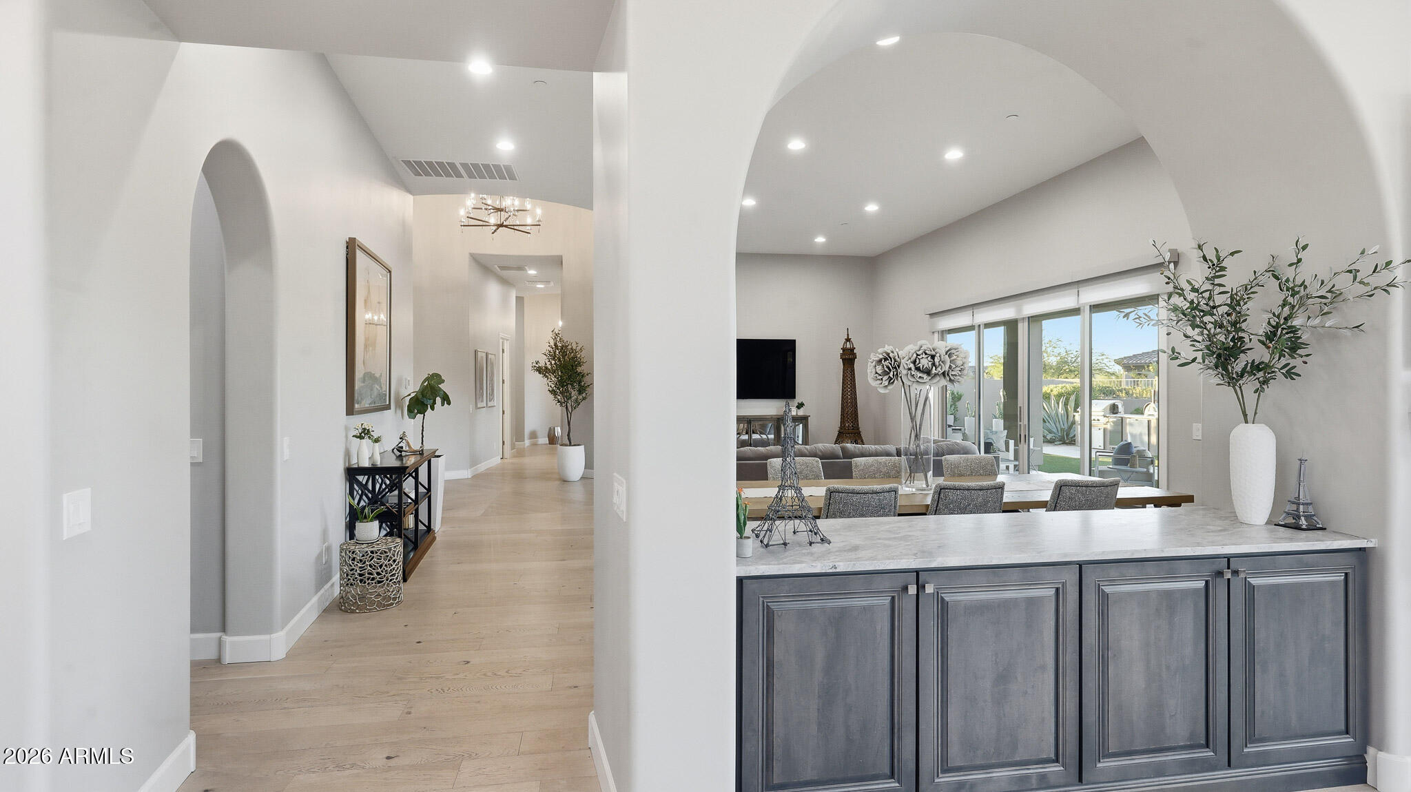 8512 E EAGLE CLAW Drive