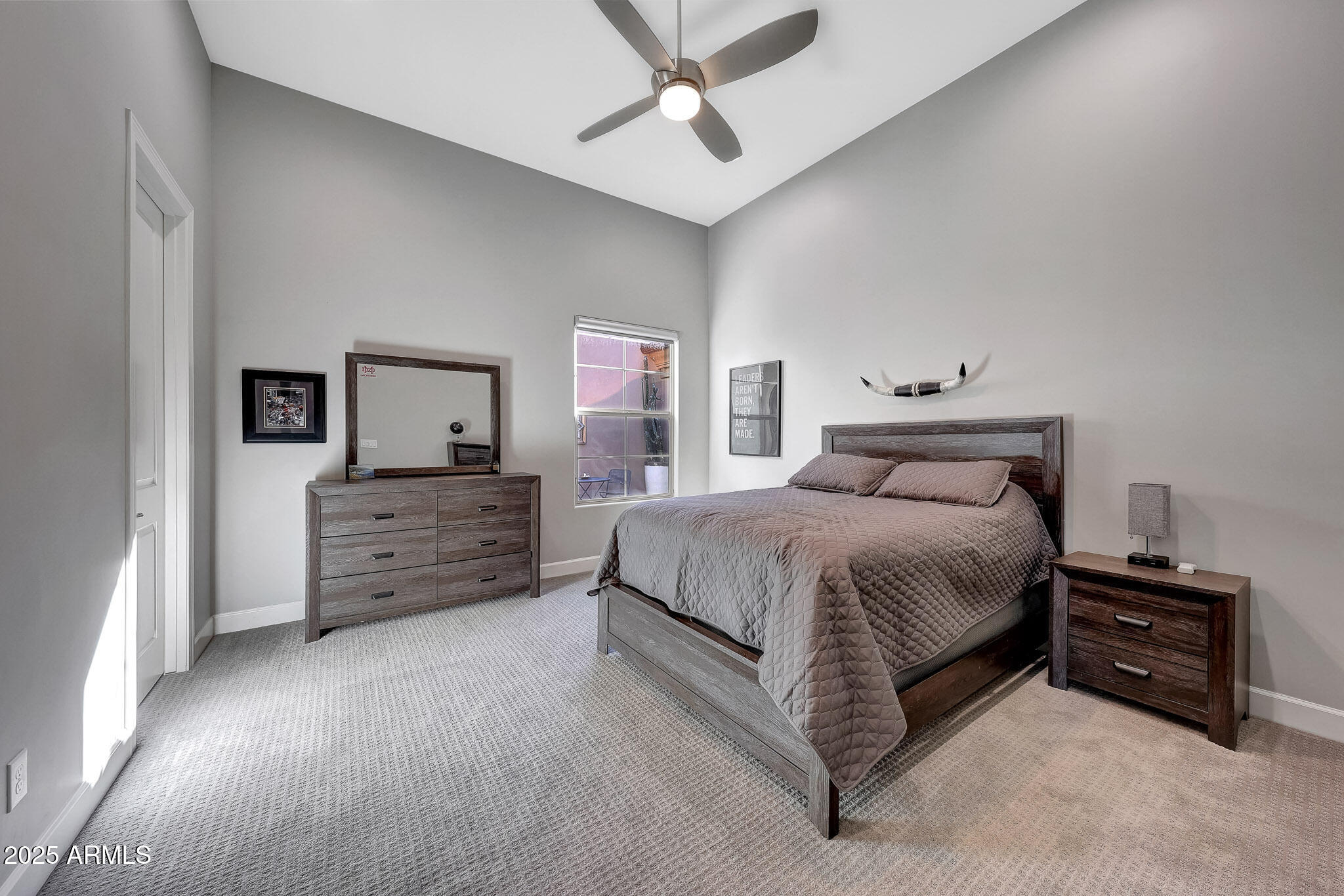 8512 E EAGLE CLAW Drive