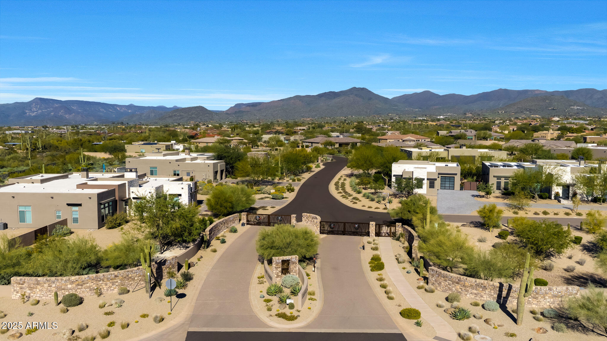 8512 E EAGLE CLAW Drive