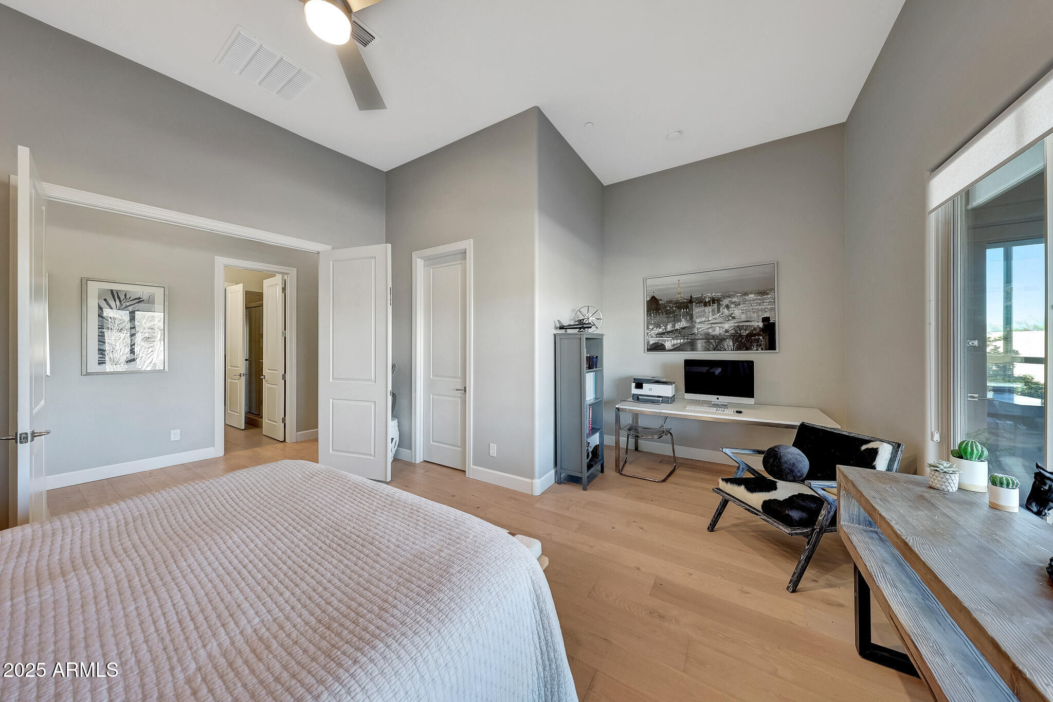 8512 E EAGLE CLAW Drive