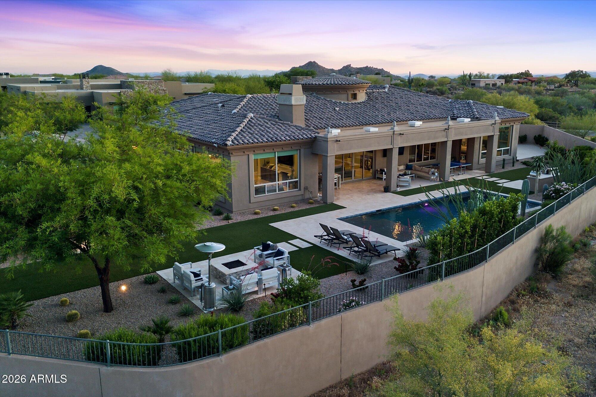 8512 E EAGLE CLAW Drive