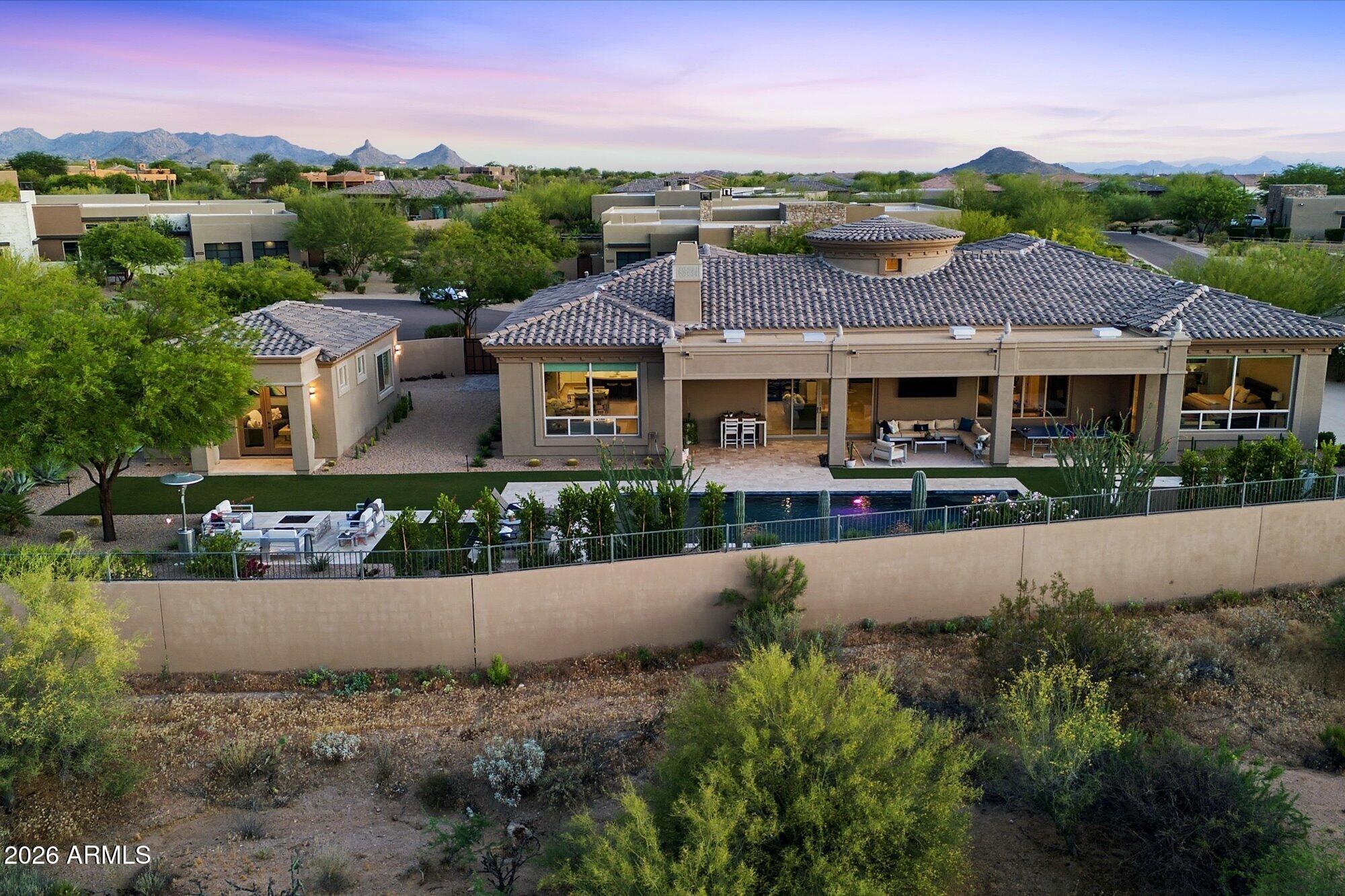 8512 E EAGLE CLAW Drive