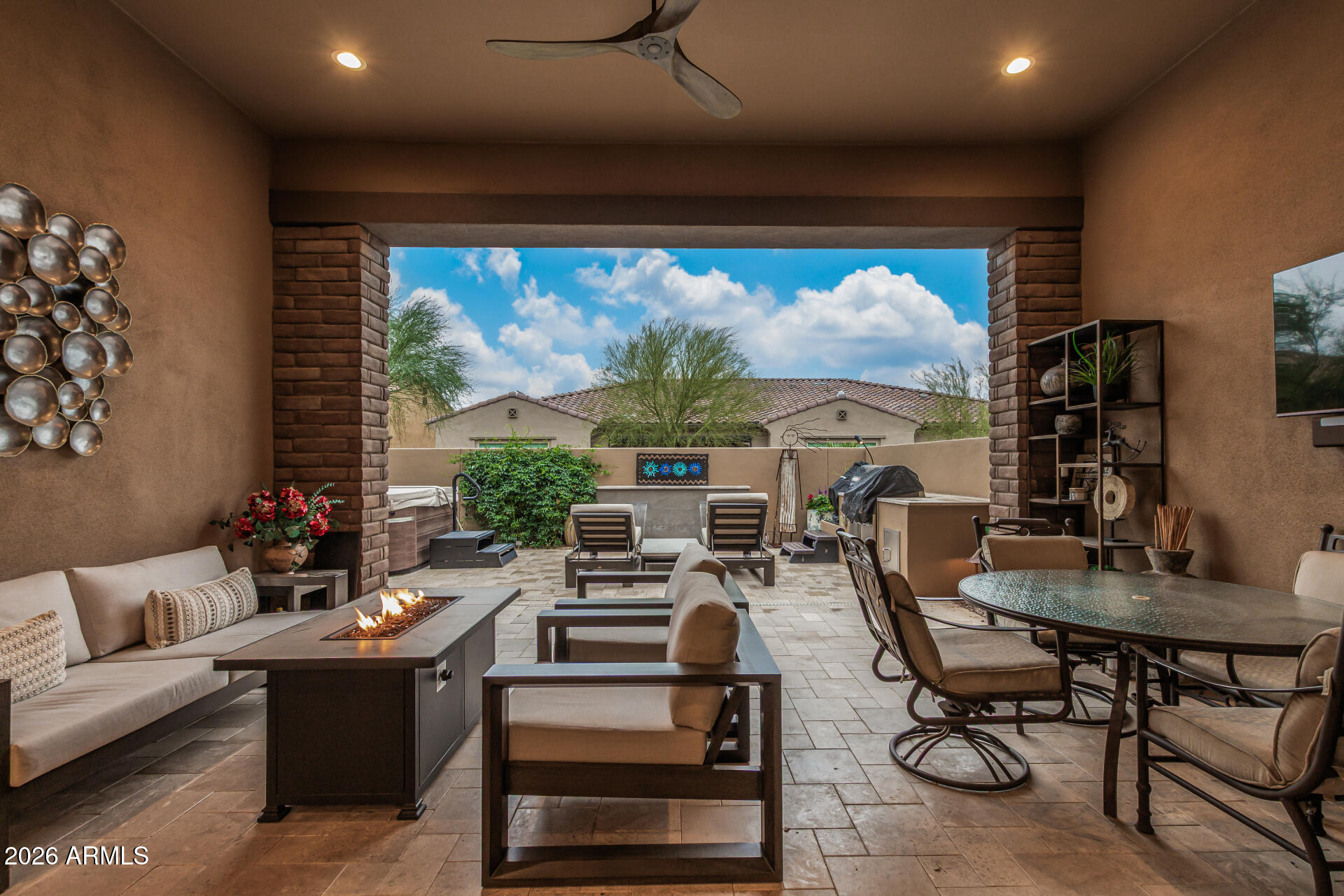 7223 E CAMINO RAYO DE LUZ